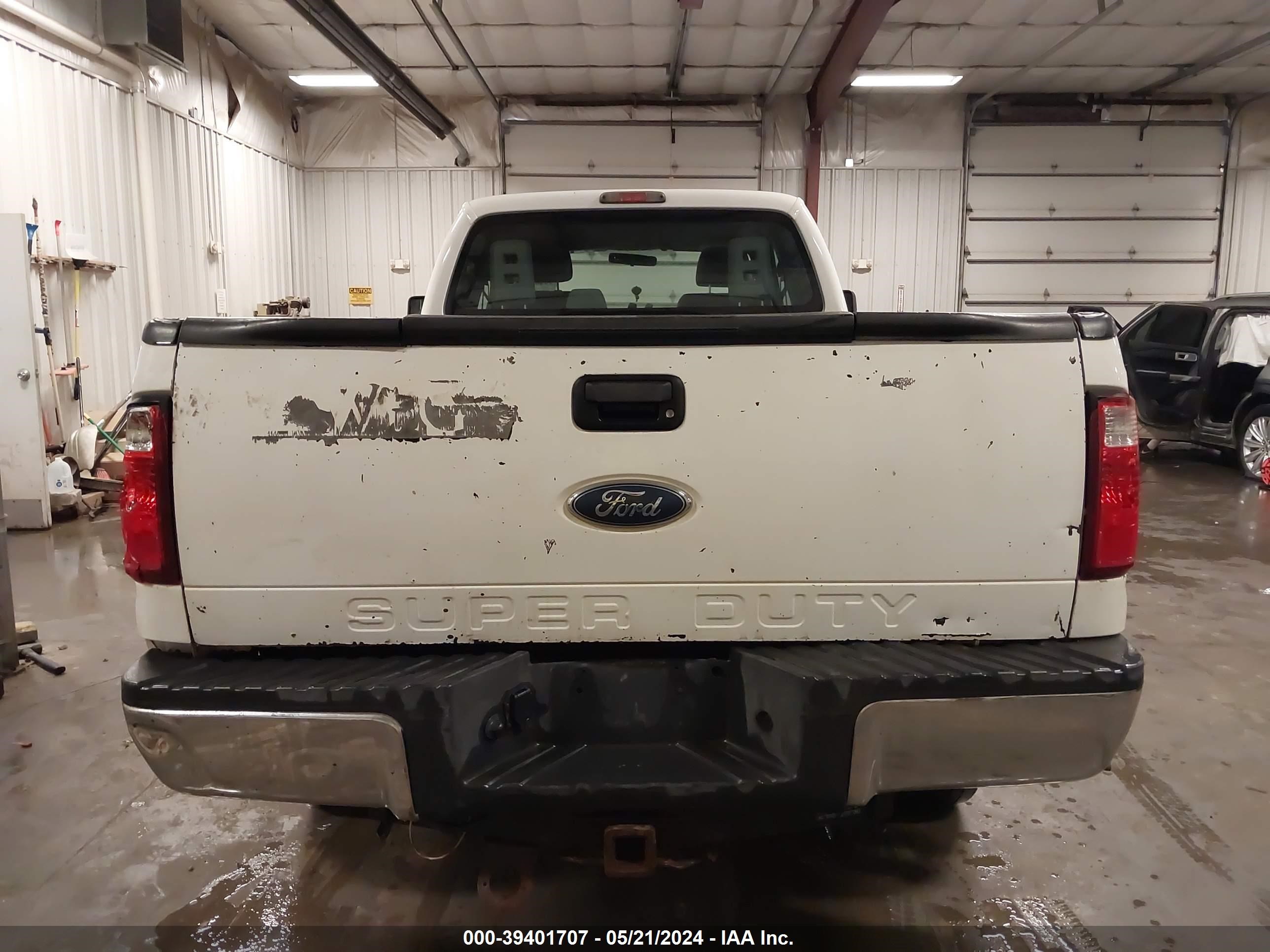 Photo 17 VIN: 1FT8X3BT9BEB83105 - FORD F350 