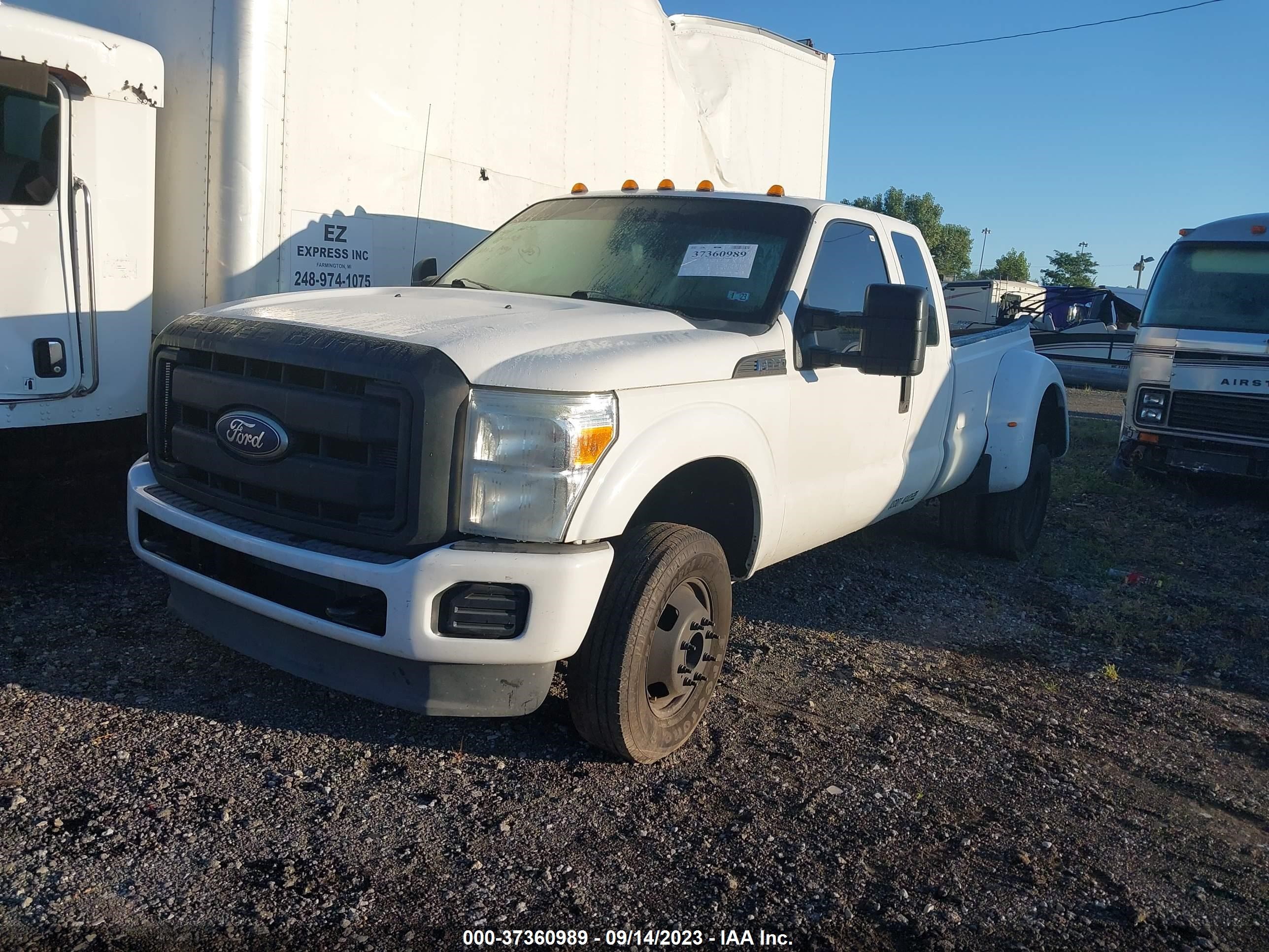 Photo 1 VIN: 1FT8X3D61BEA71521 - FORD F350 