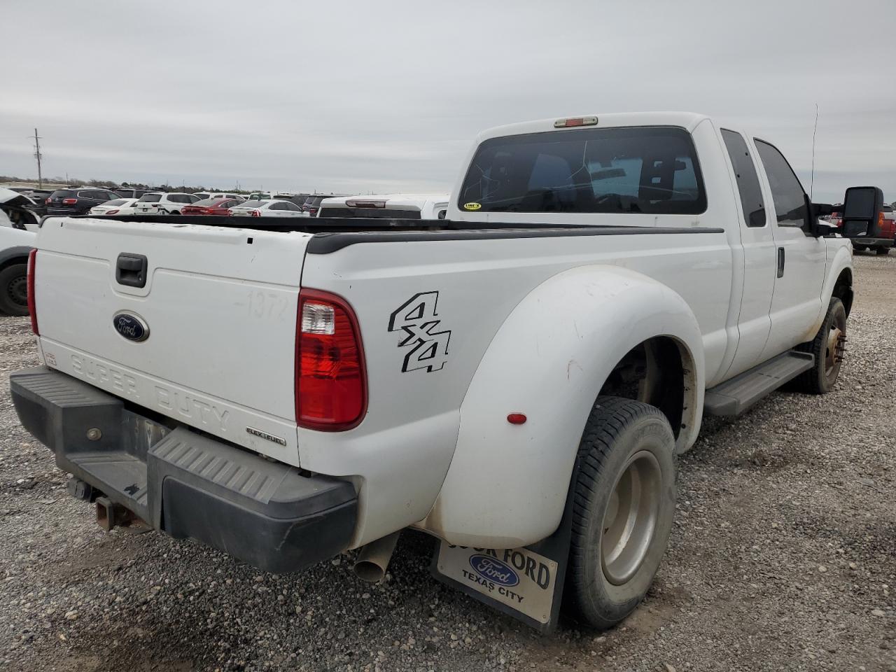 Photo 3 VIN: 1FT8X3D61DEA04601 - FORD F350 