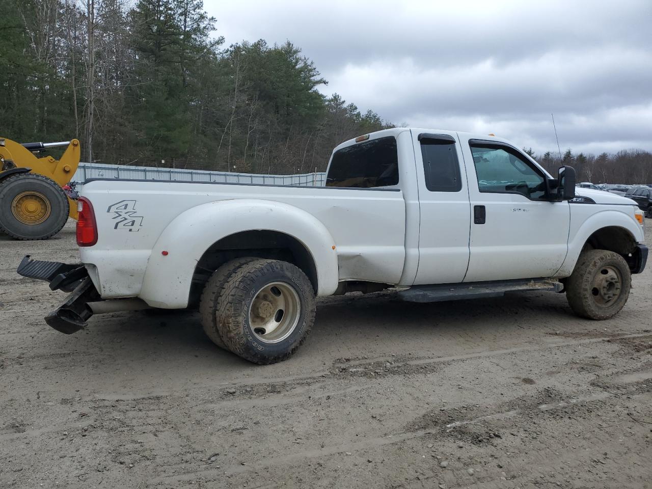 Photo 2 VIN: 1FT8X3D64BEA32096 - FORD F350 