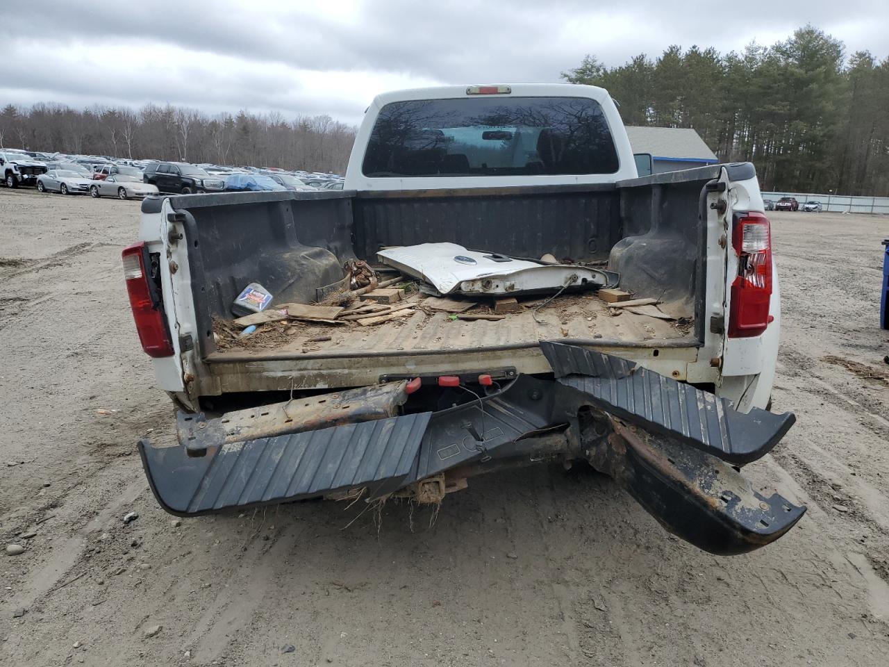 Photo 5 VIN: 1FT8X3D64BEA32096 - FORD F350 