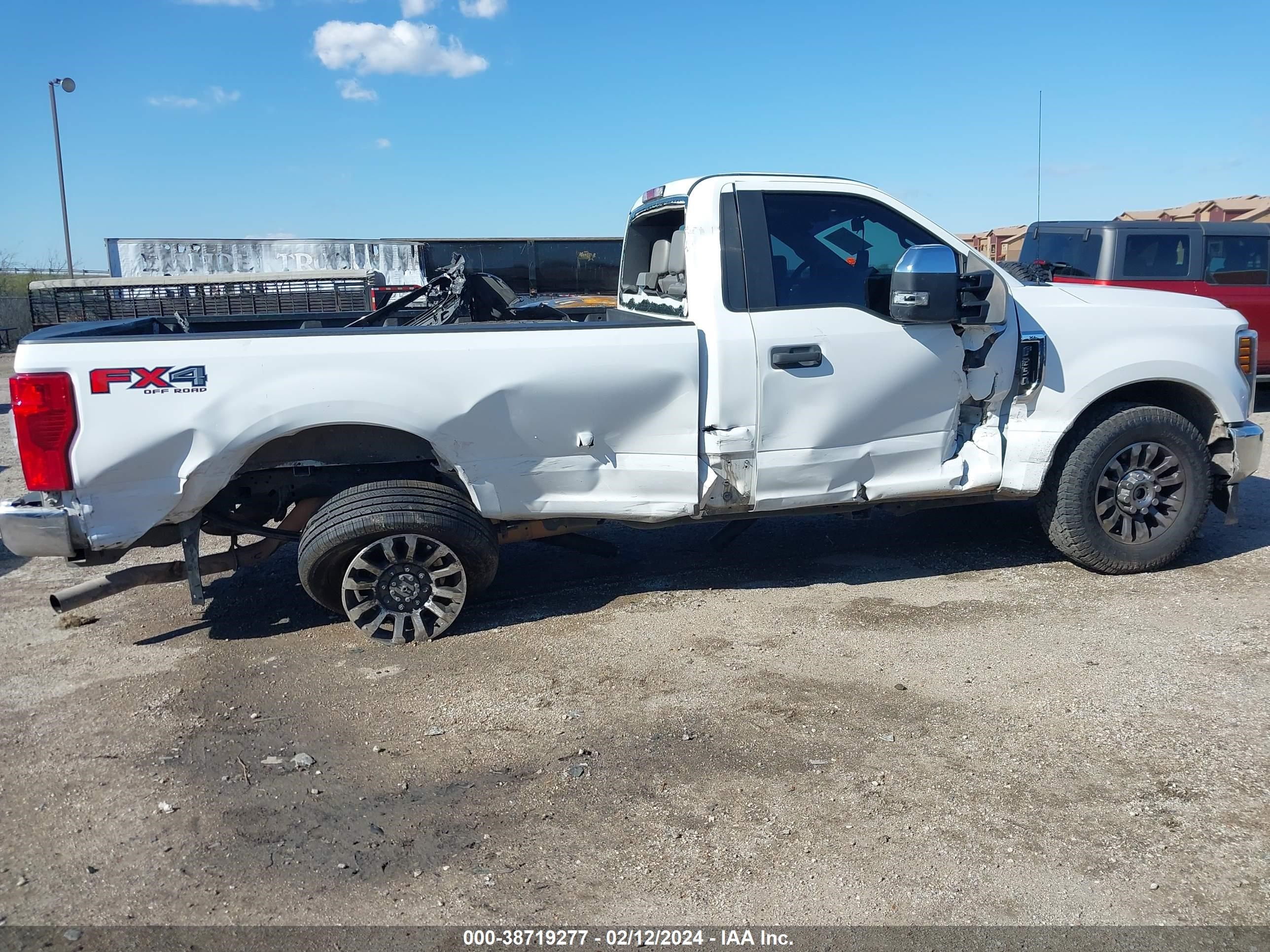 Photo 13 VIN: 1FTBF2A65KEC06314 - FORD F250 