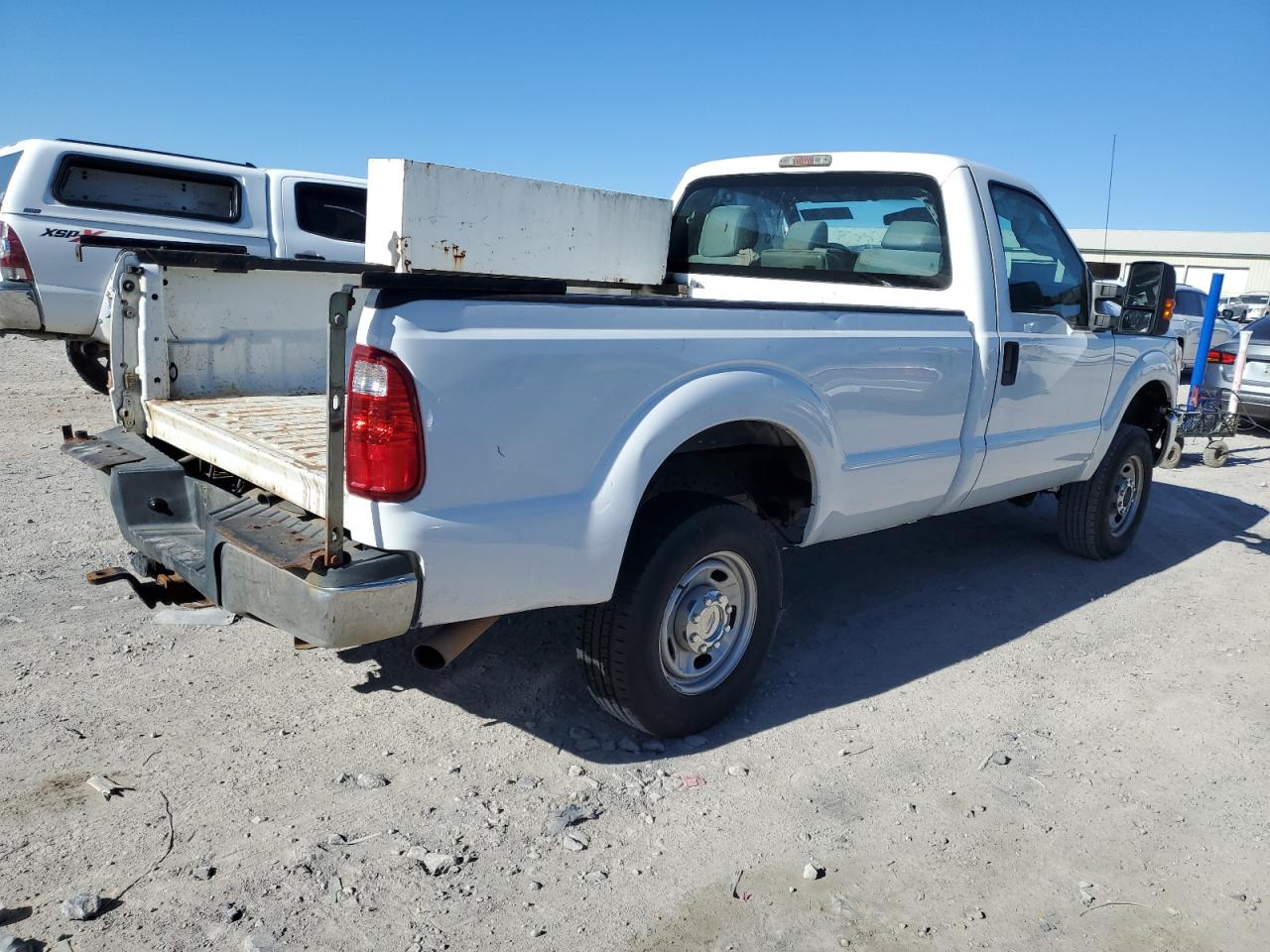 Photo 2 VIN: 1FTBF2B60CED09947 - FORD F250 