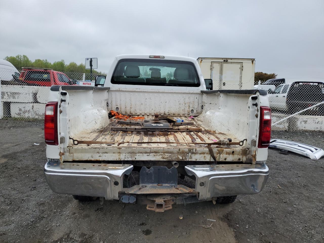 Photo 5 VIN: 1FTBF2B60FEC58762 - FORD F250 