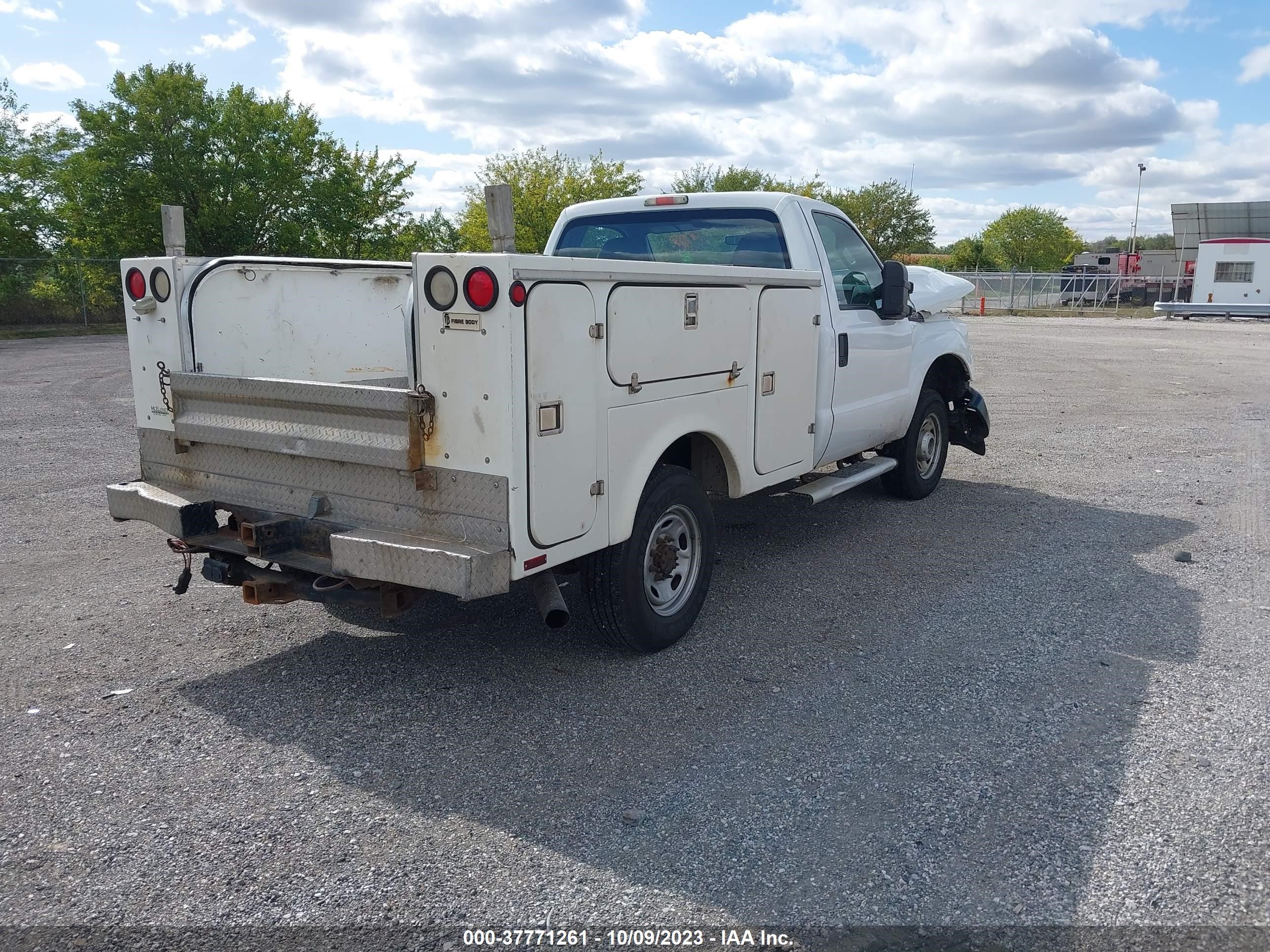 Photo 3 VIN: 1FTBF2B69BEA69036 - FORD F250 