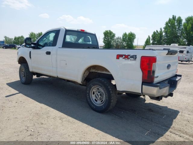 Photo 2 VIN: 1FTBF2B69JEB40878 - FORD F-250 