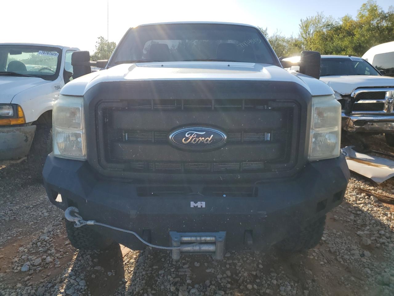 Photo 4 VIN: 1FTBF2BT7BEB47951 - FORD F250 