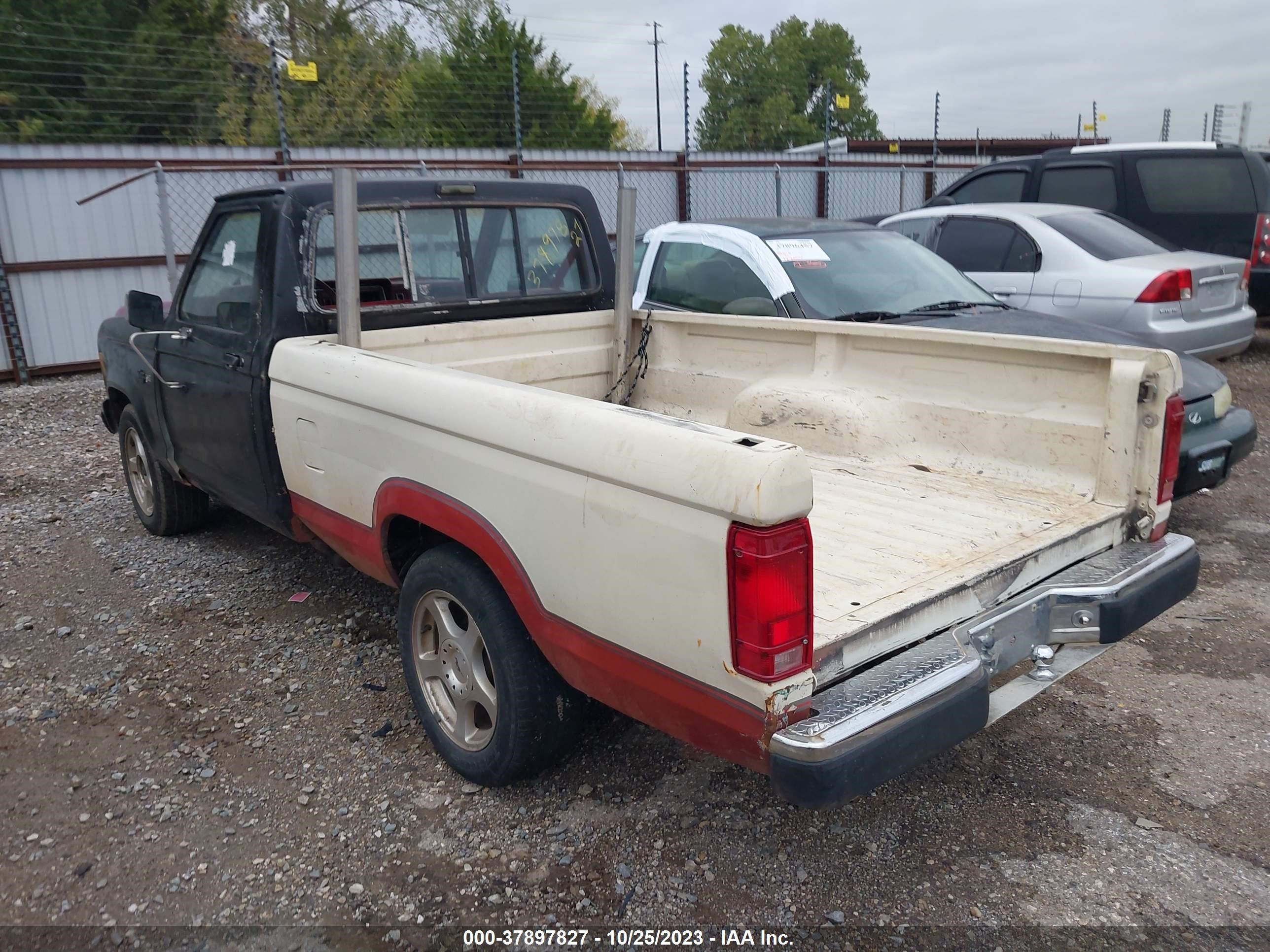 Photo 2 VIN: 1FTBR10A3HUD36646 - FORD RANGER 