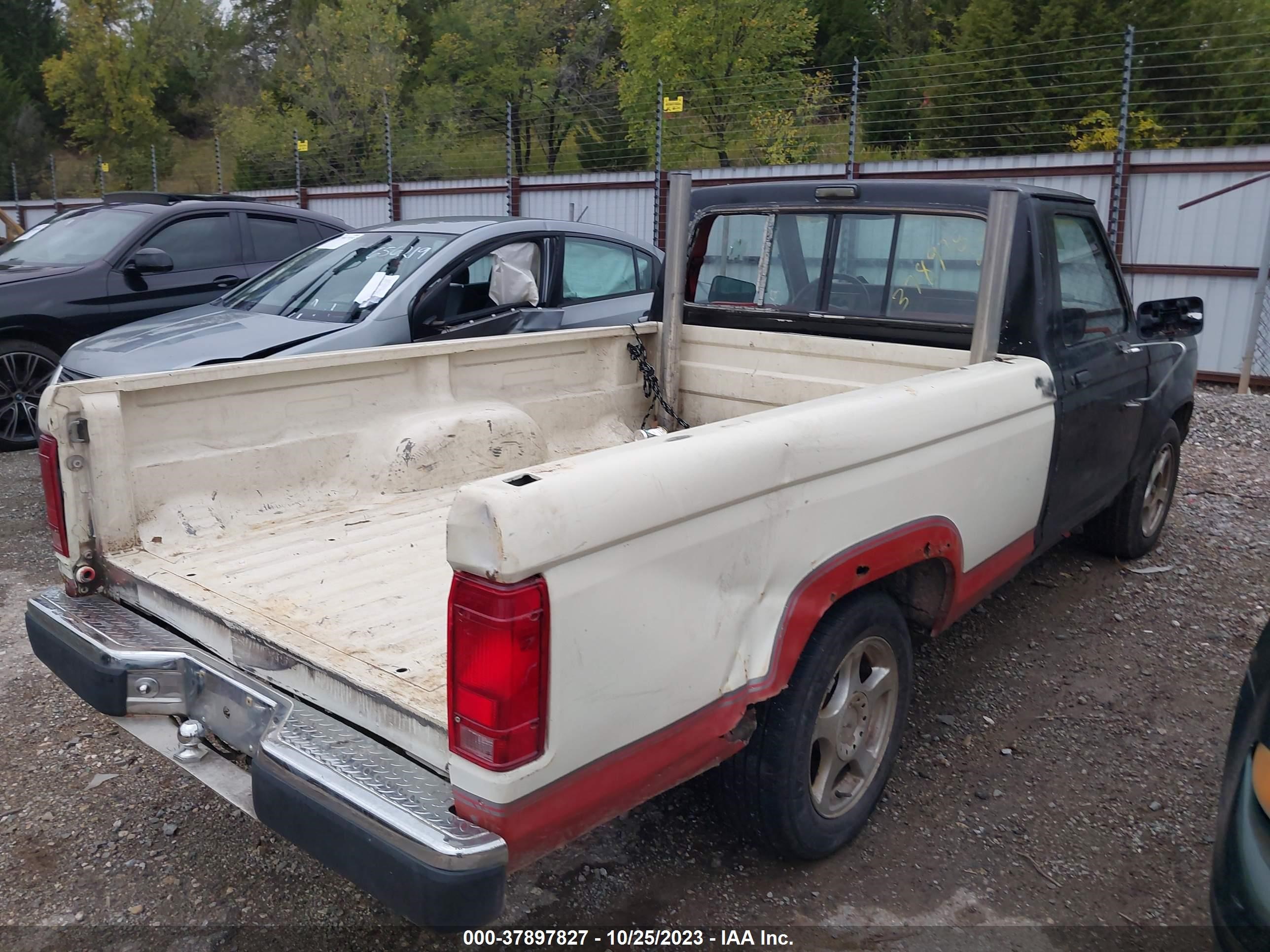 Photo 3 VIN: 1FTBR10A3HUD36646 - FORD RANGER 