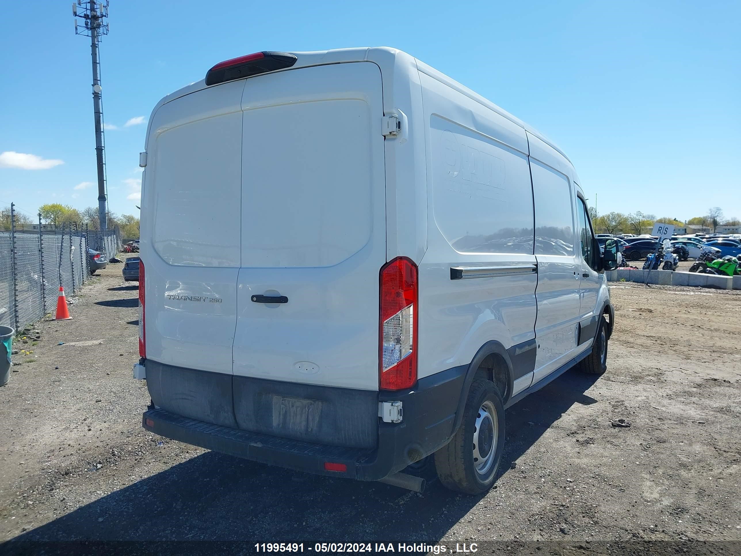 Photo 3 VIN: 1FTBR1C81NKA25605 - FORD TRANSIT 