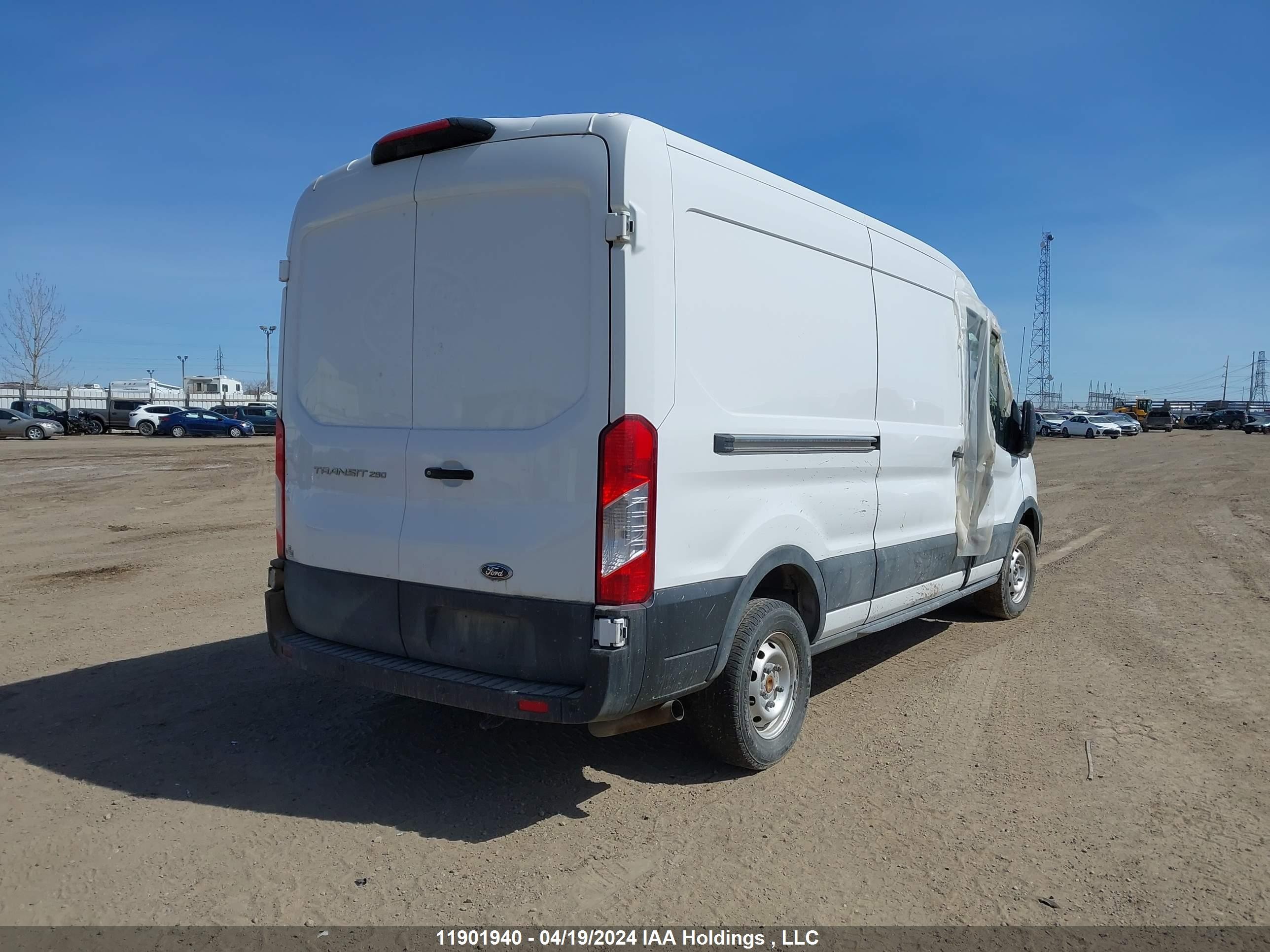 Photo 3 VIN: 1FTBR1C87NKA15869 - FORD TRANSIT 