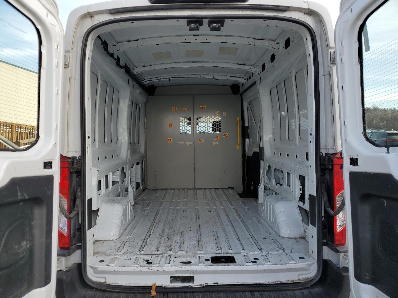 Photo 9 VIN: 1FTBR1C88MKA13417 - FORD TRANSIT 