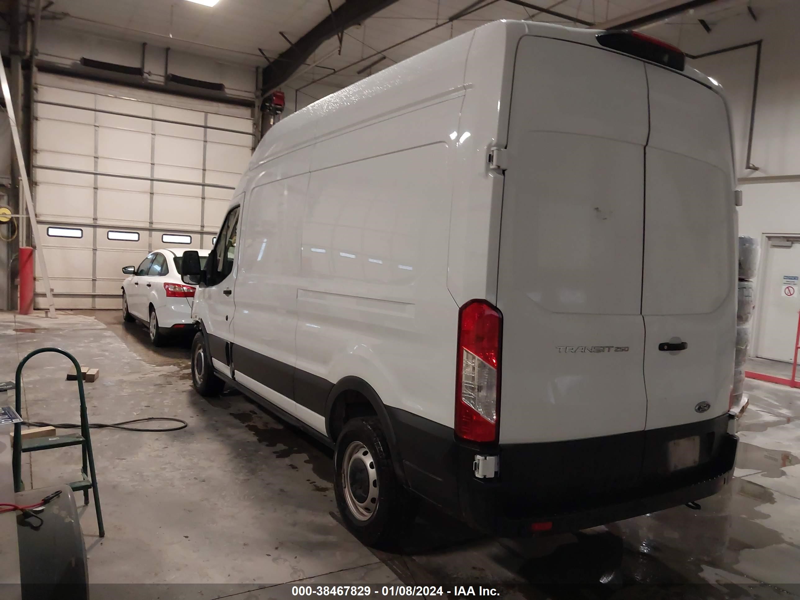 Photo 2 VIN: 1FTBR1X82PKB02267 - FORD TRANSIT 