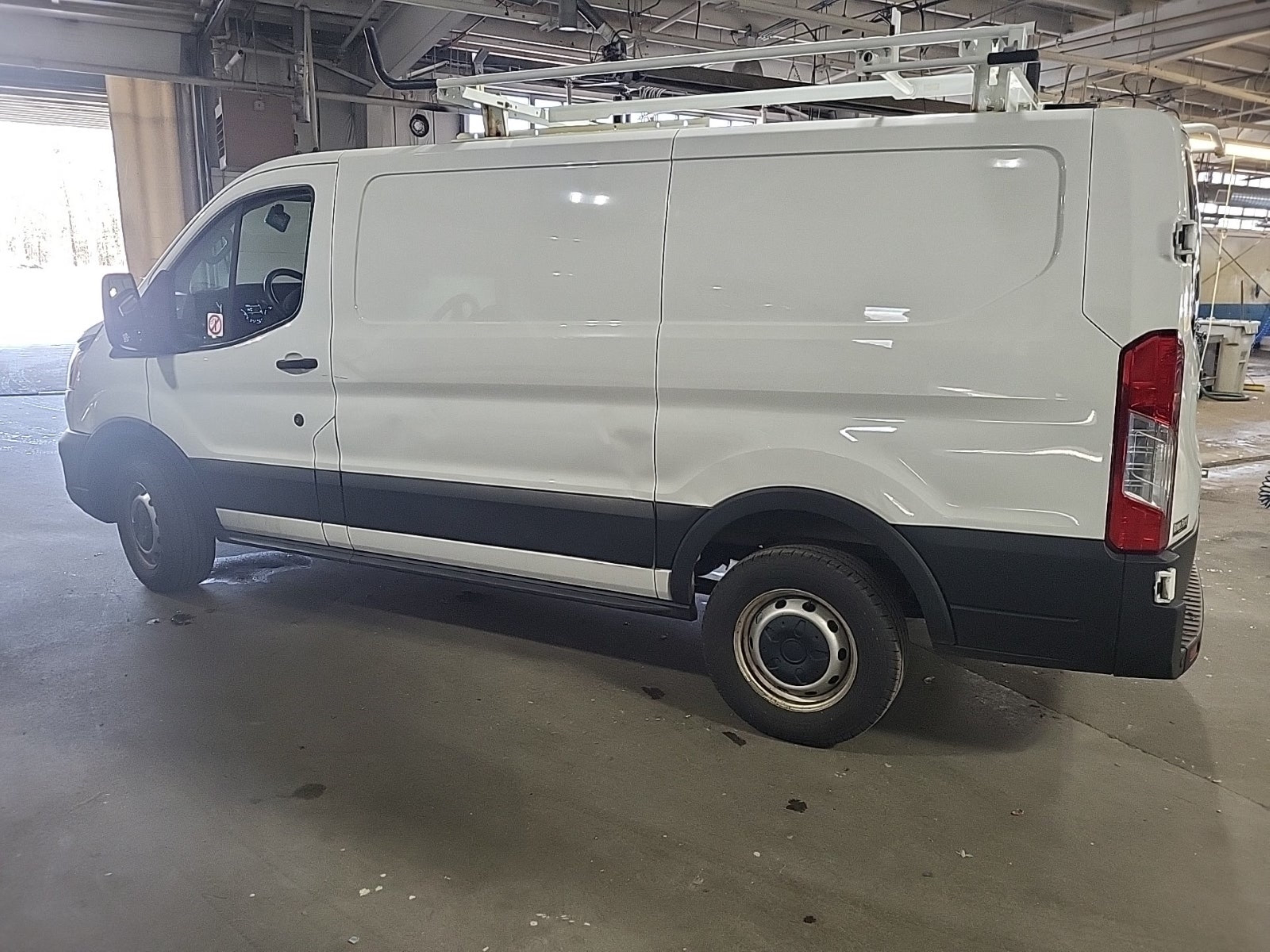 Photo 2 VIN: 1FTBR1Y83LKA10559 - FORD TRANSIT 