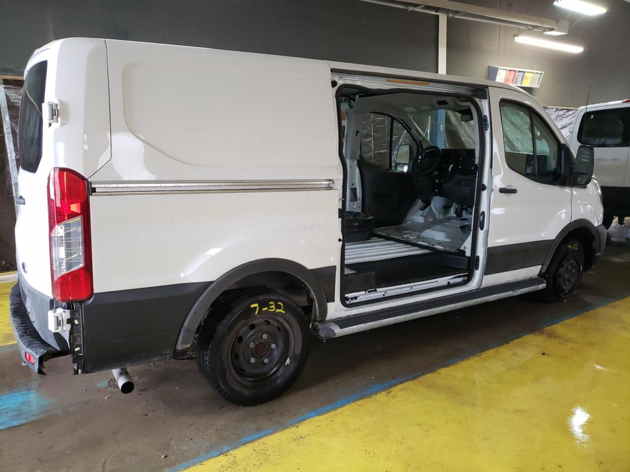 Photo 2 VIN: 1FTBR1Y85PKA29975 - FORD TRANSIT 