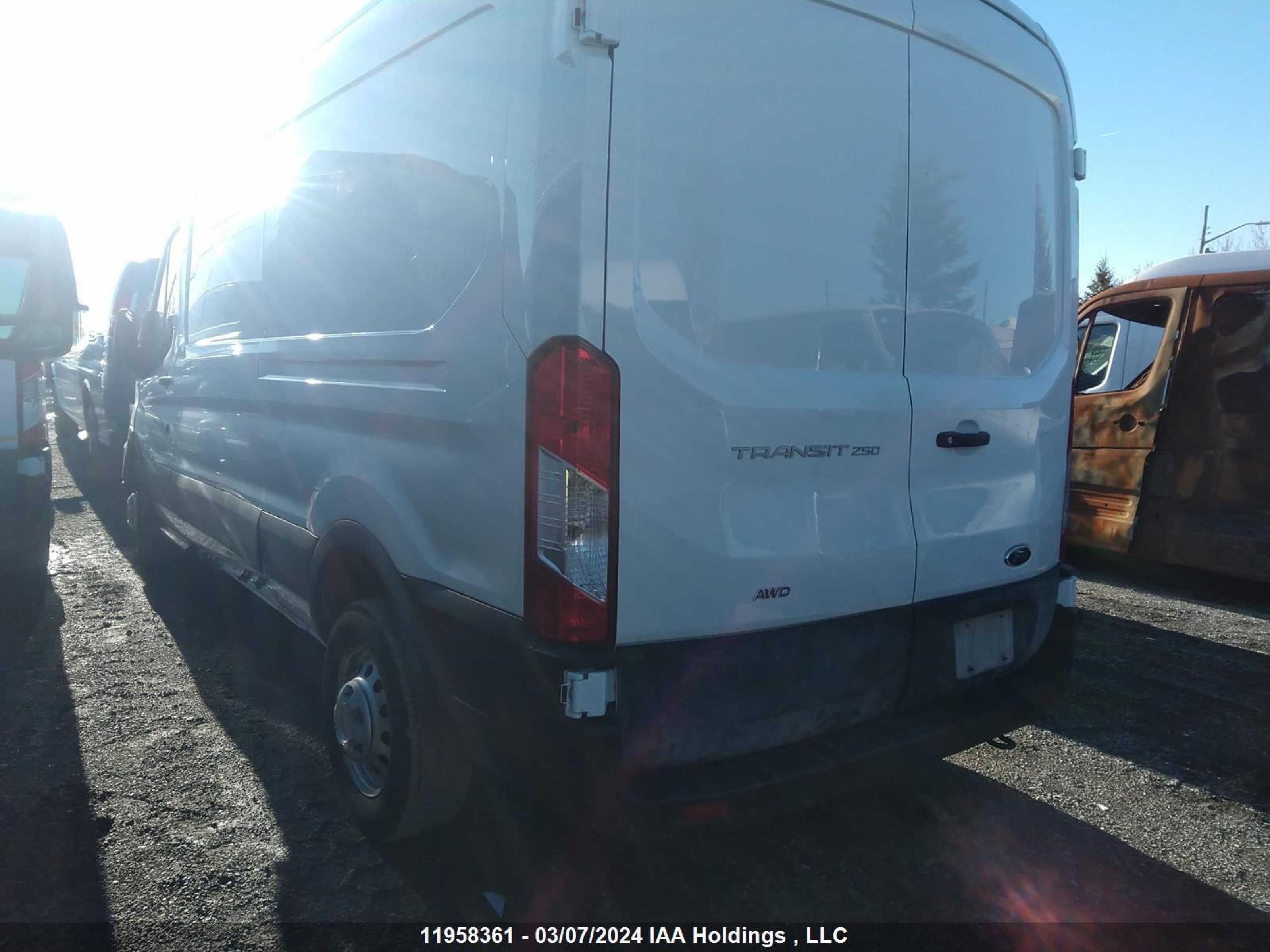 Photo 2 VIN: 1FTBR2C86NKA74448 - FORD TRANSIT 