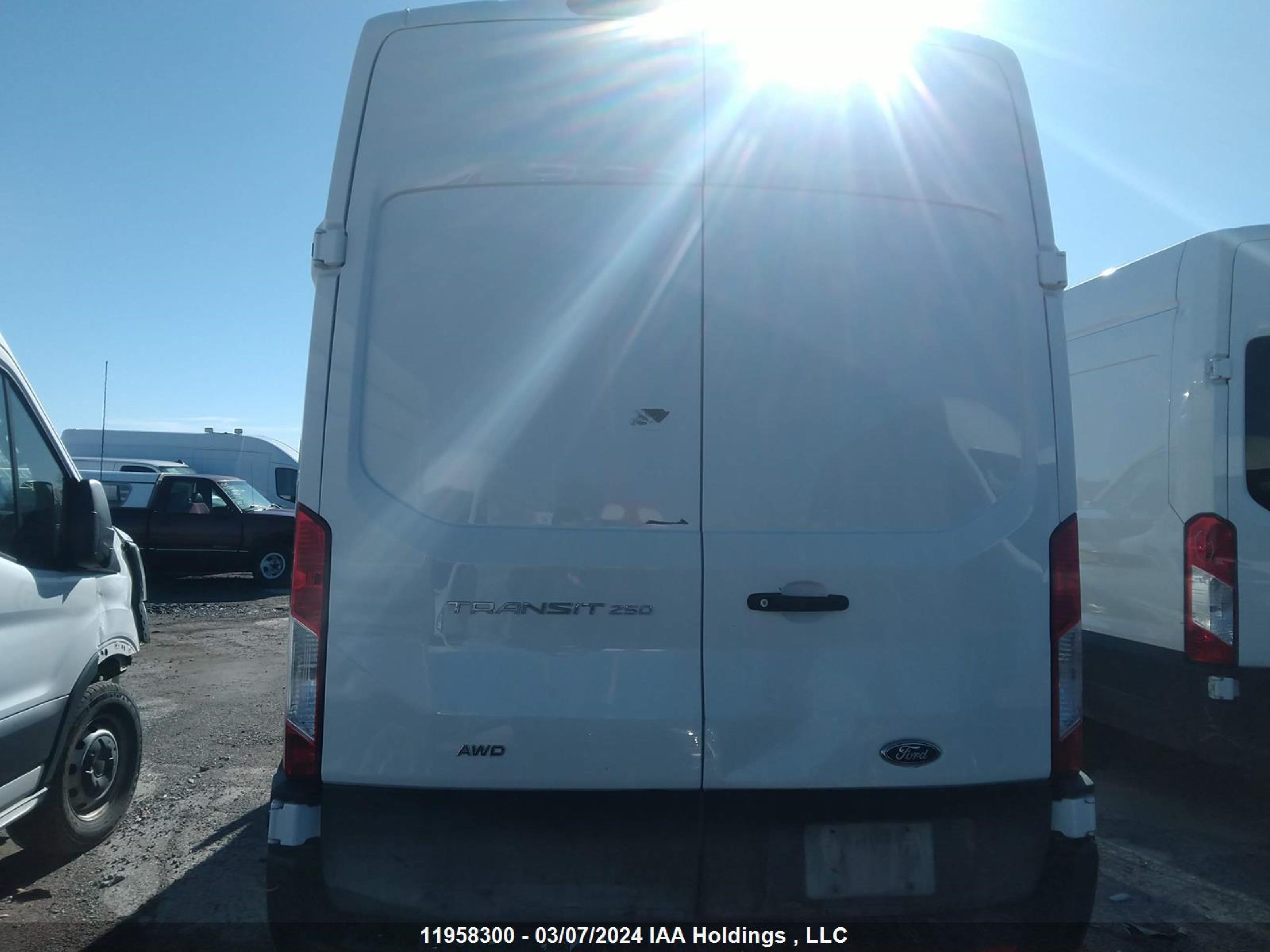 Photo 15 VIN: 1FTBR2X86NKA34025 - FORD TRANSIT 