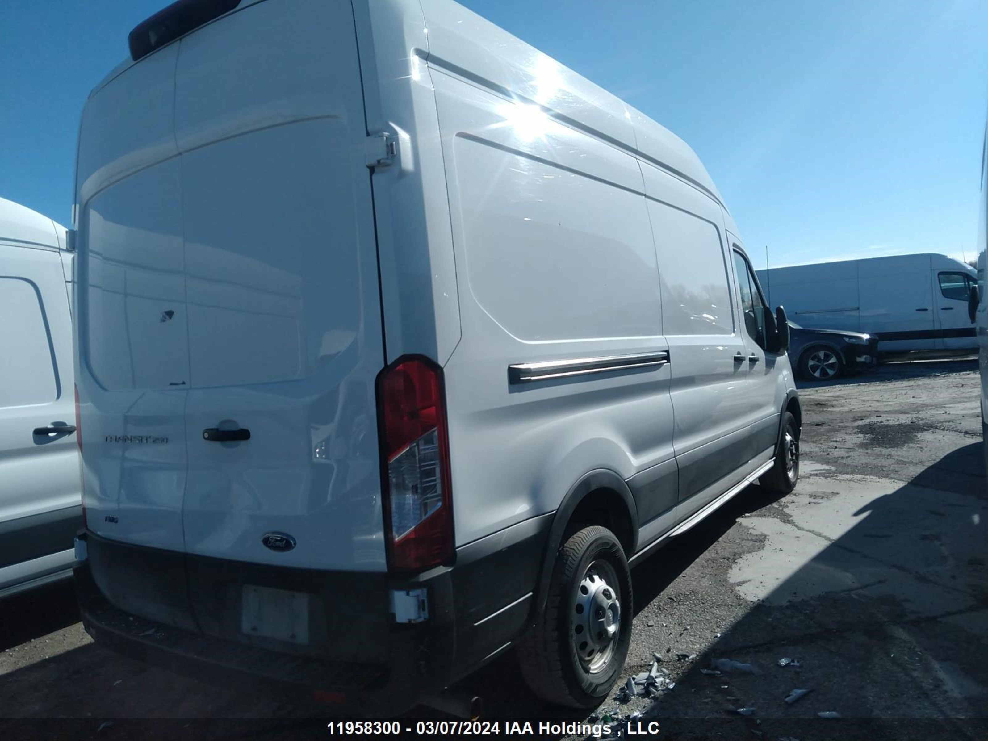 Photo 3 VIN: 1FTBR2X86NKA34025 - FORD TRANSIT 