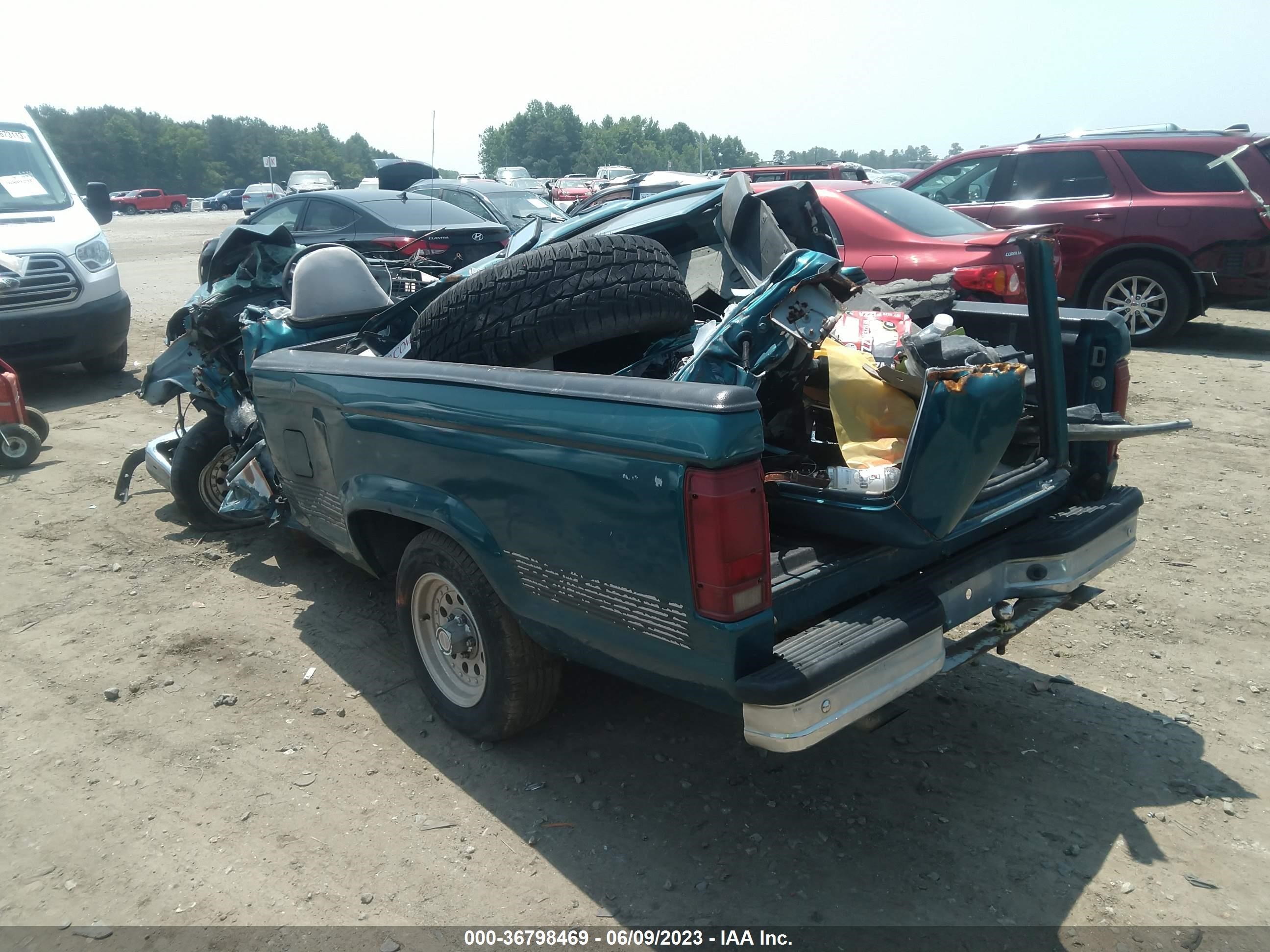 Photo 2 VIN: 1FTCR10A2NUA65613 - FORD RANGER 