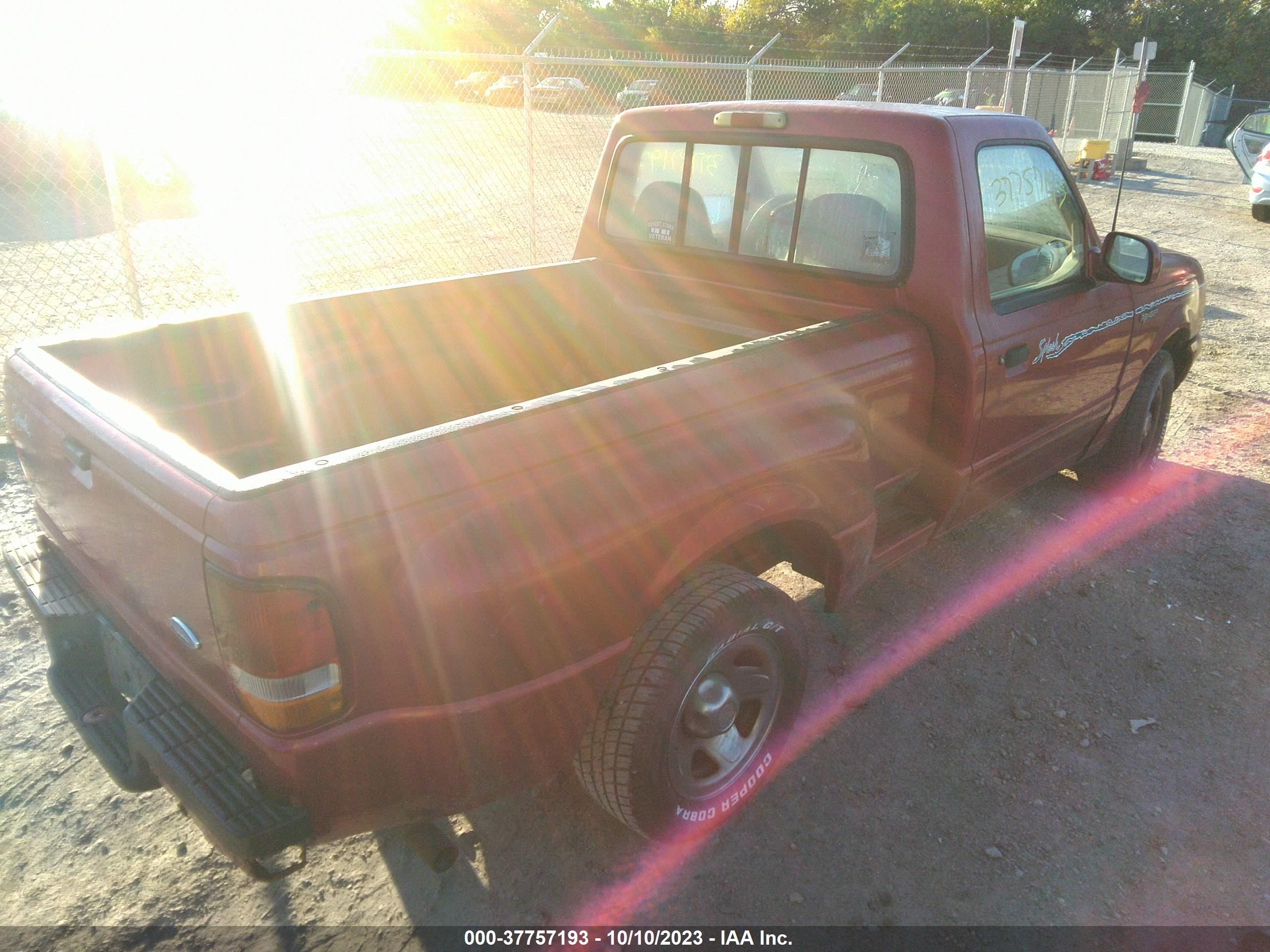 Photo 3 VIN: 1FTCR10A2SPA46022 - FORD RANGER 