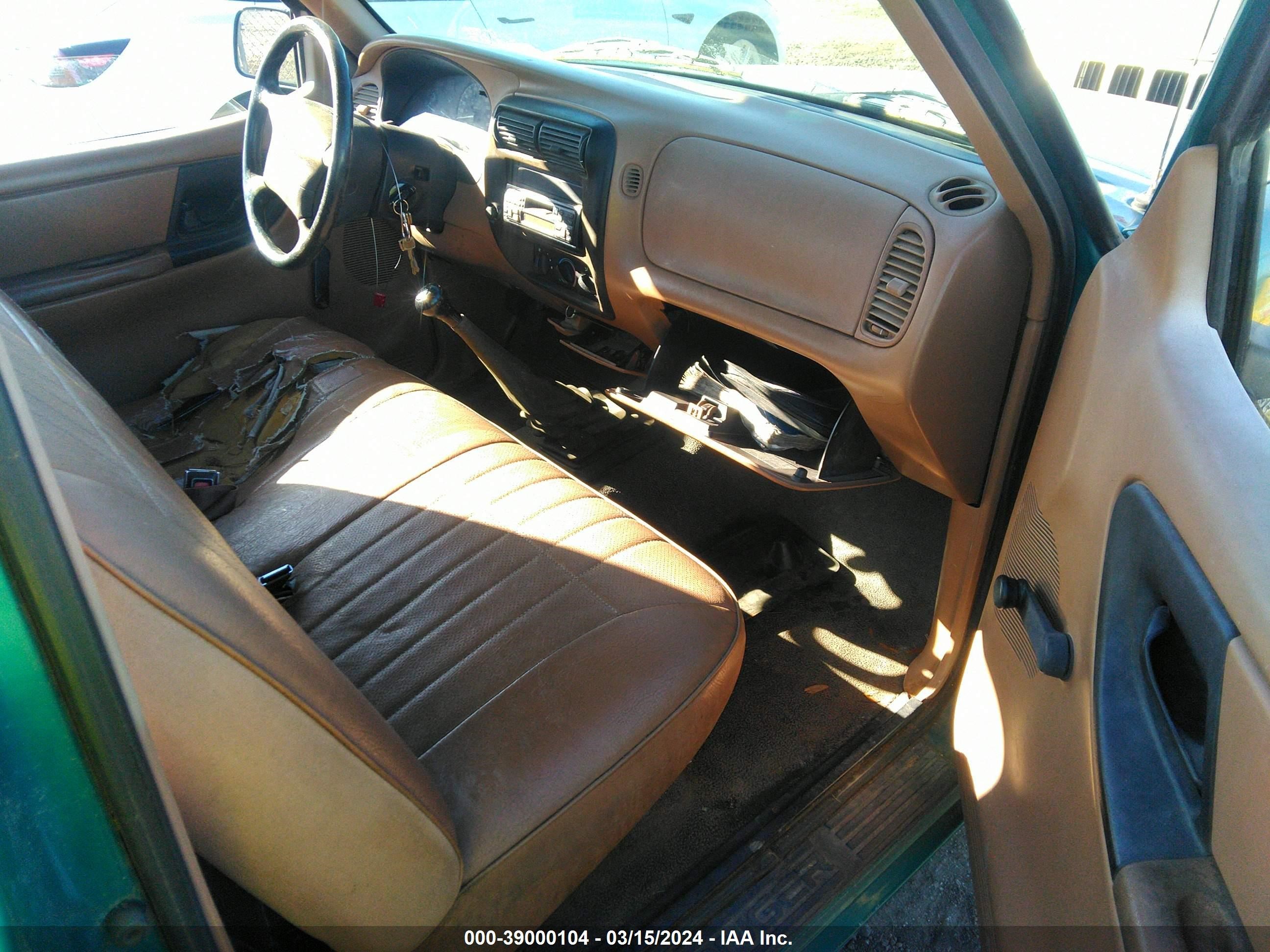 Photo 4 VIN: 1FTCR10A3TUB70223 - FORD RANGER 