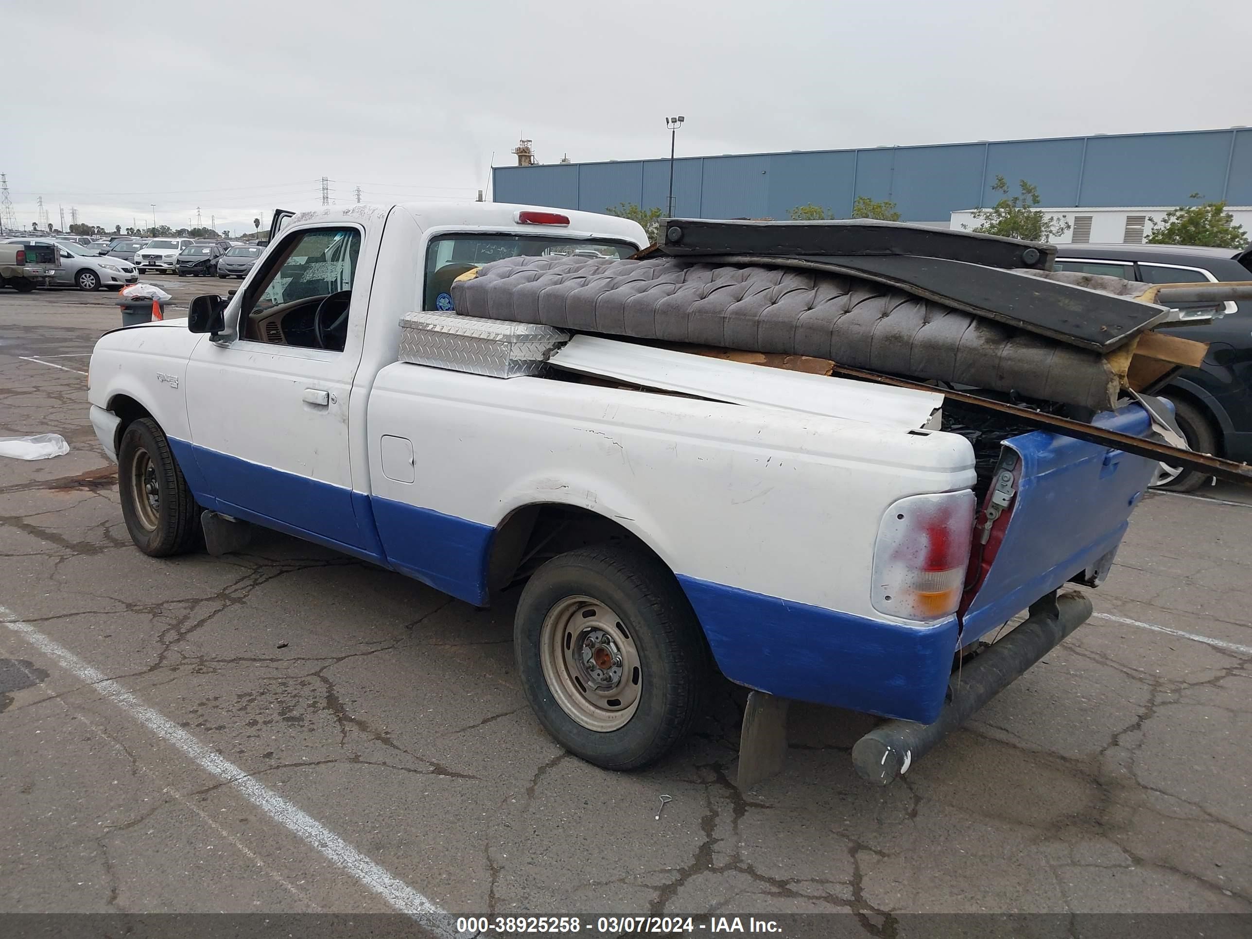 Photo 2 VIN: 1FTCR10A3VUB54865 - FORD RANGER 