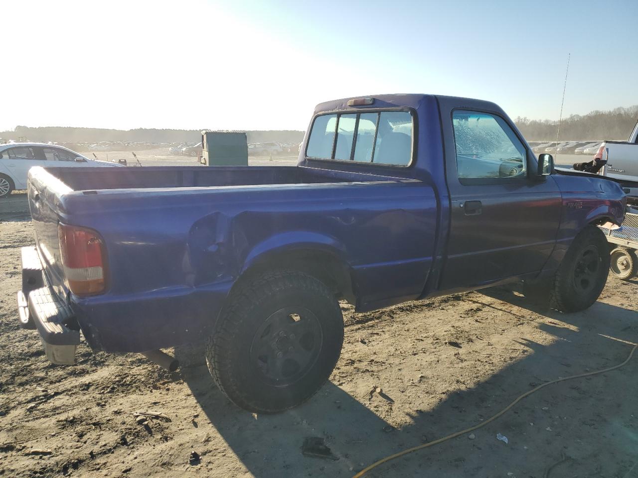 Photo 2 VIN: 1FTCR10A3VUB78910 - FORD RANGER 