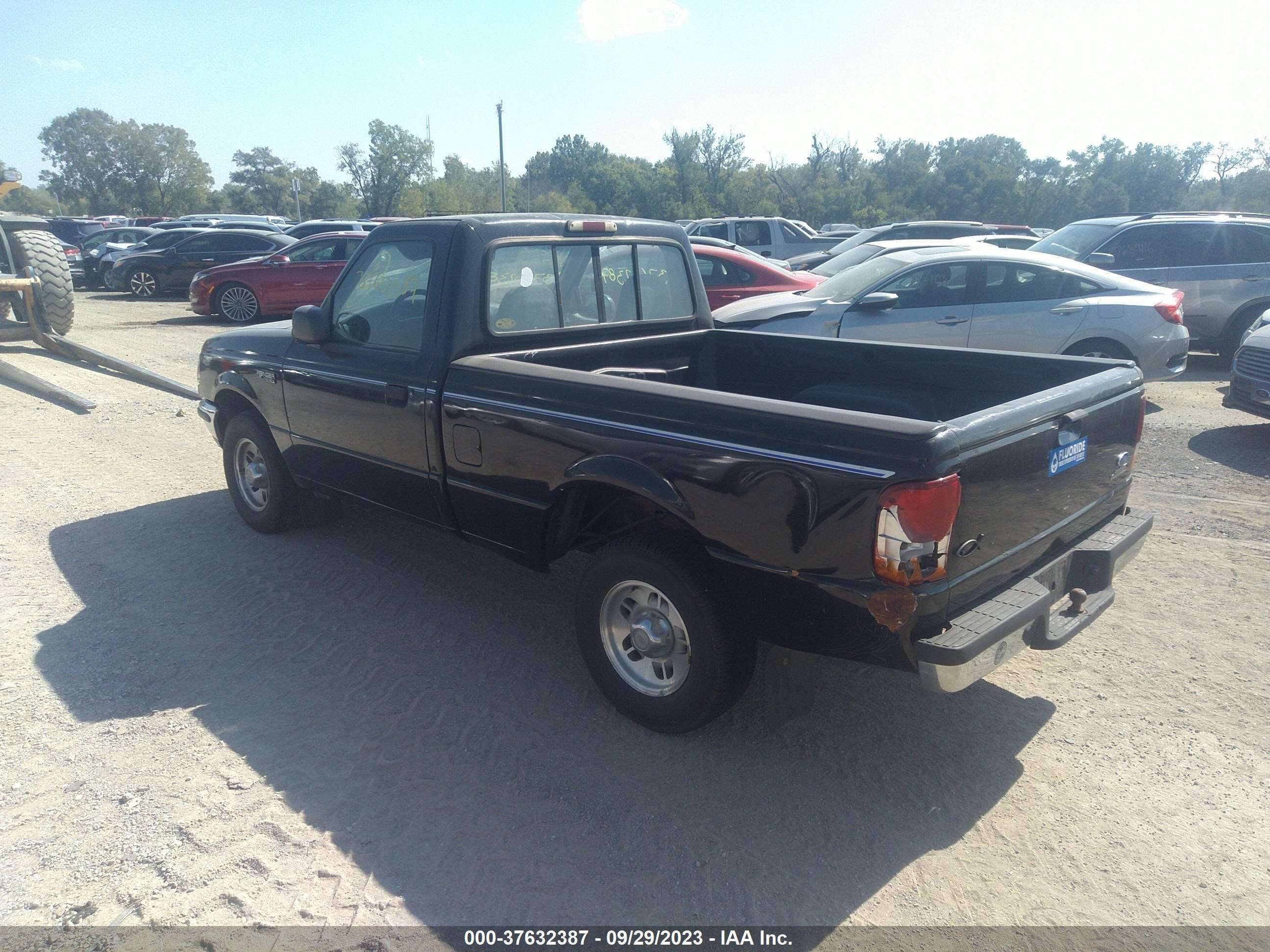 Photo 2 VIN: 1FTCR10A7VUA52209 - FORD RANGER 