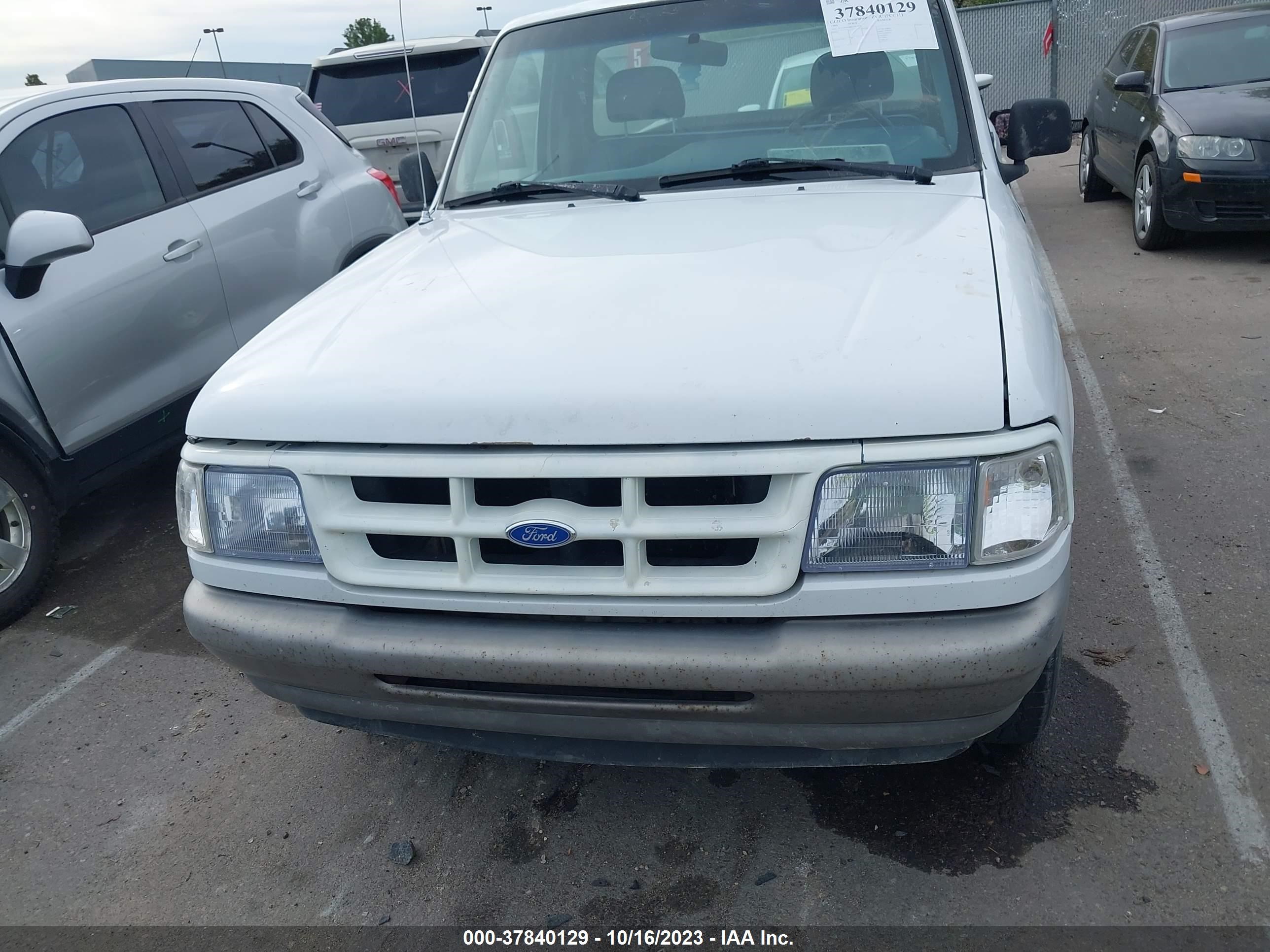 Photo 11 VIN: 1FTCR10A8RUD11408 - FORD RANGER 