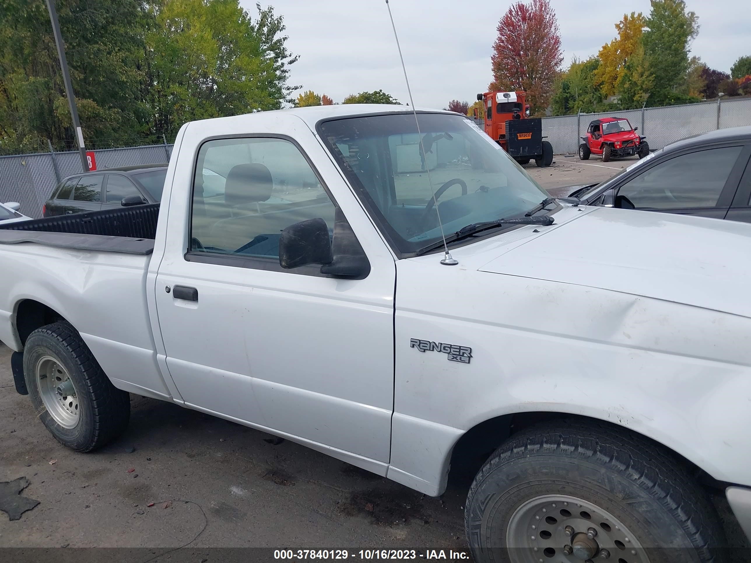 Photo 12 VIN: 1FTCR10A8RUD11408 - FORD RANGER 