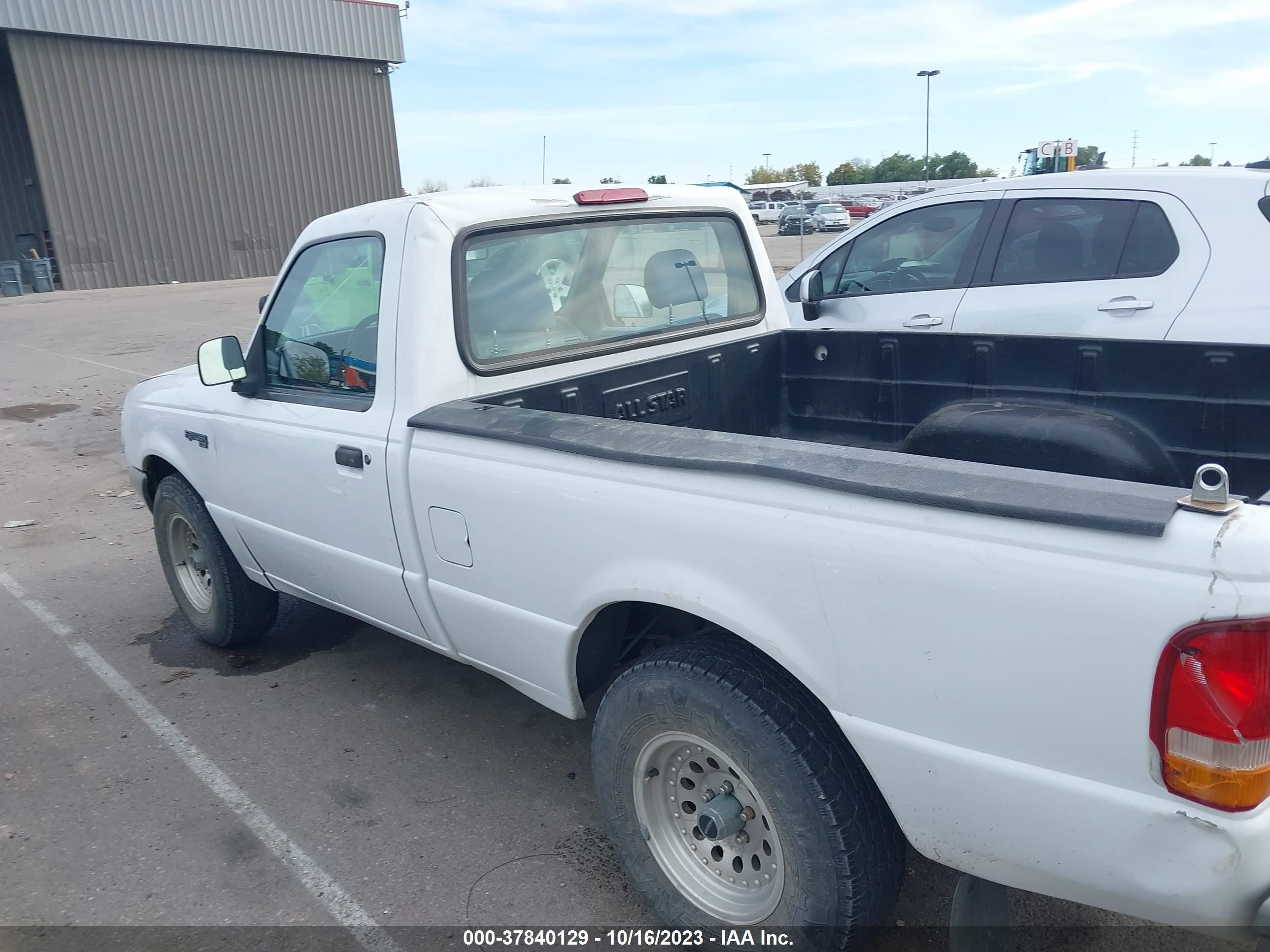 Photo 13 VIN: 1FTCR10A8RUD11408 - FORD RANGER 