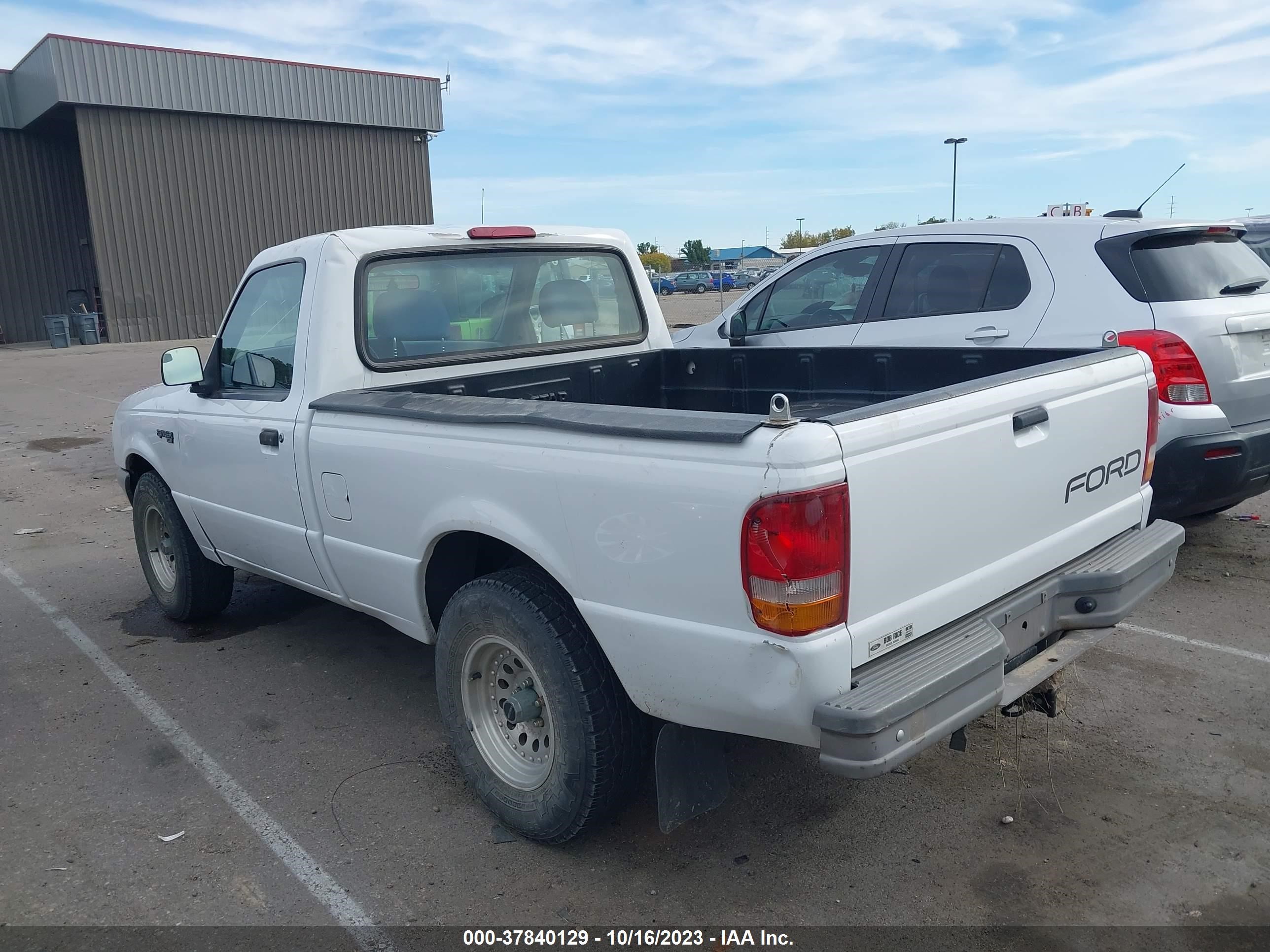 Photo 2 VIN: 1FTCR10A8RUD11408 - FORD RANGER 