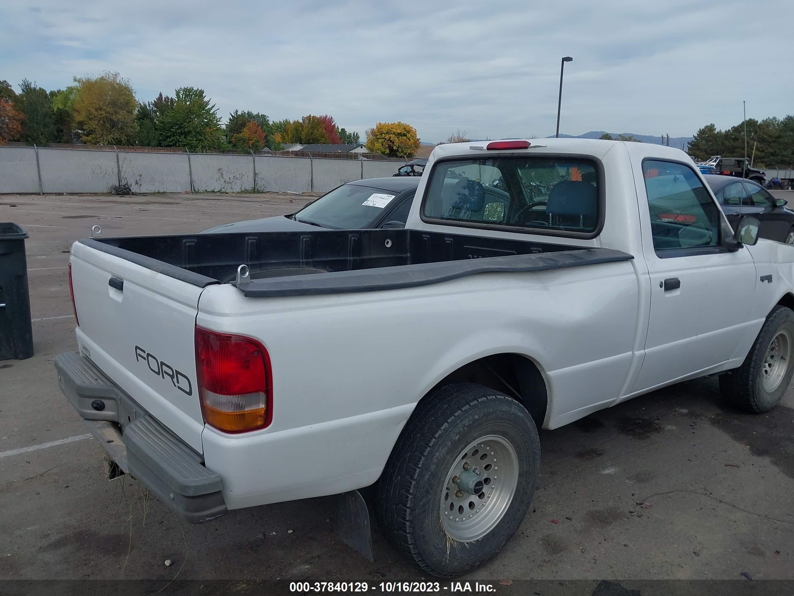 Photo 3 VIN: 1FTCR10A8RUD11408 - FORD RANGER 