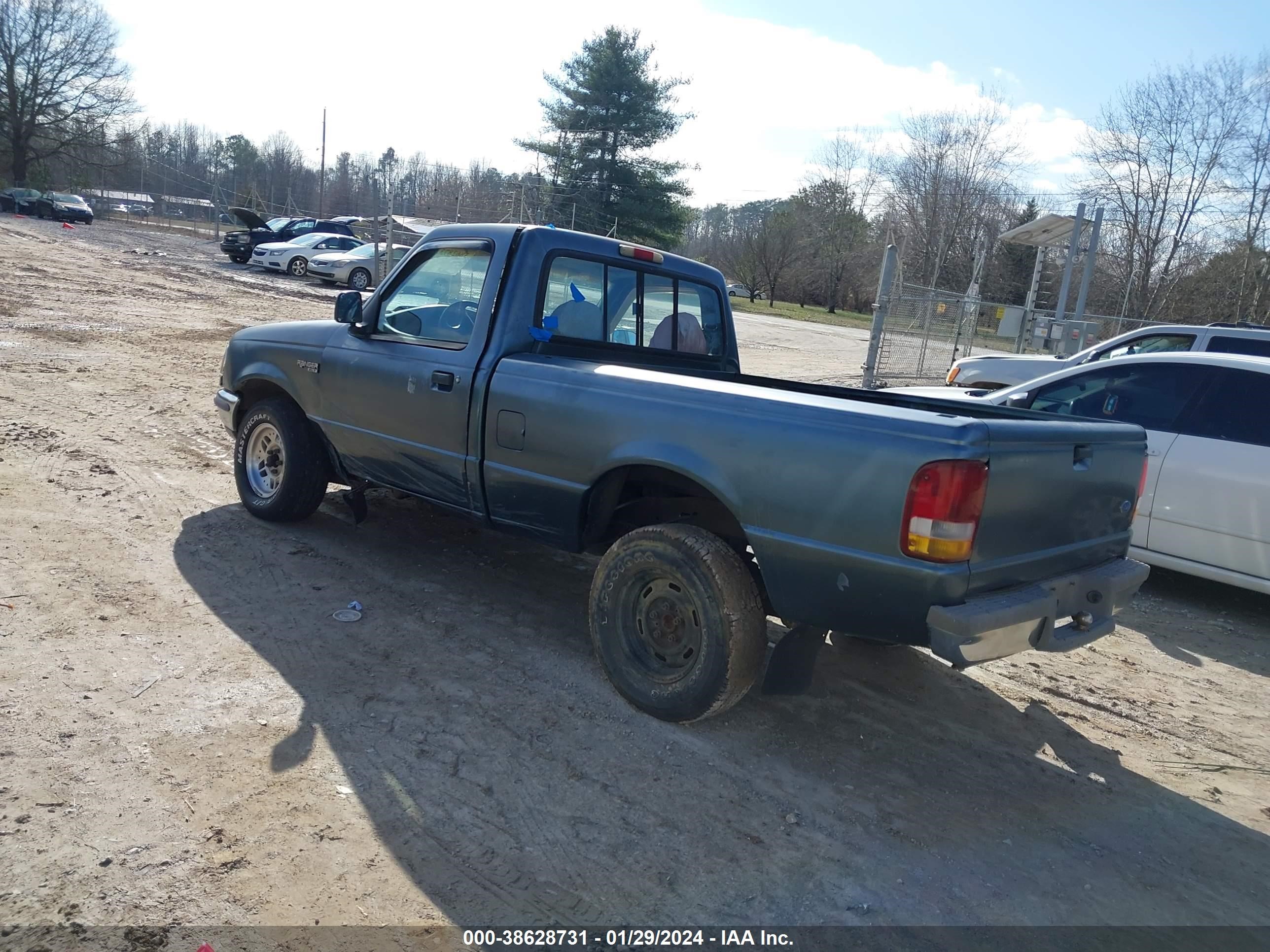 Photo 2 VIN: 1FTCR10AXSUA37893 - FORD RANGER 