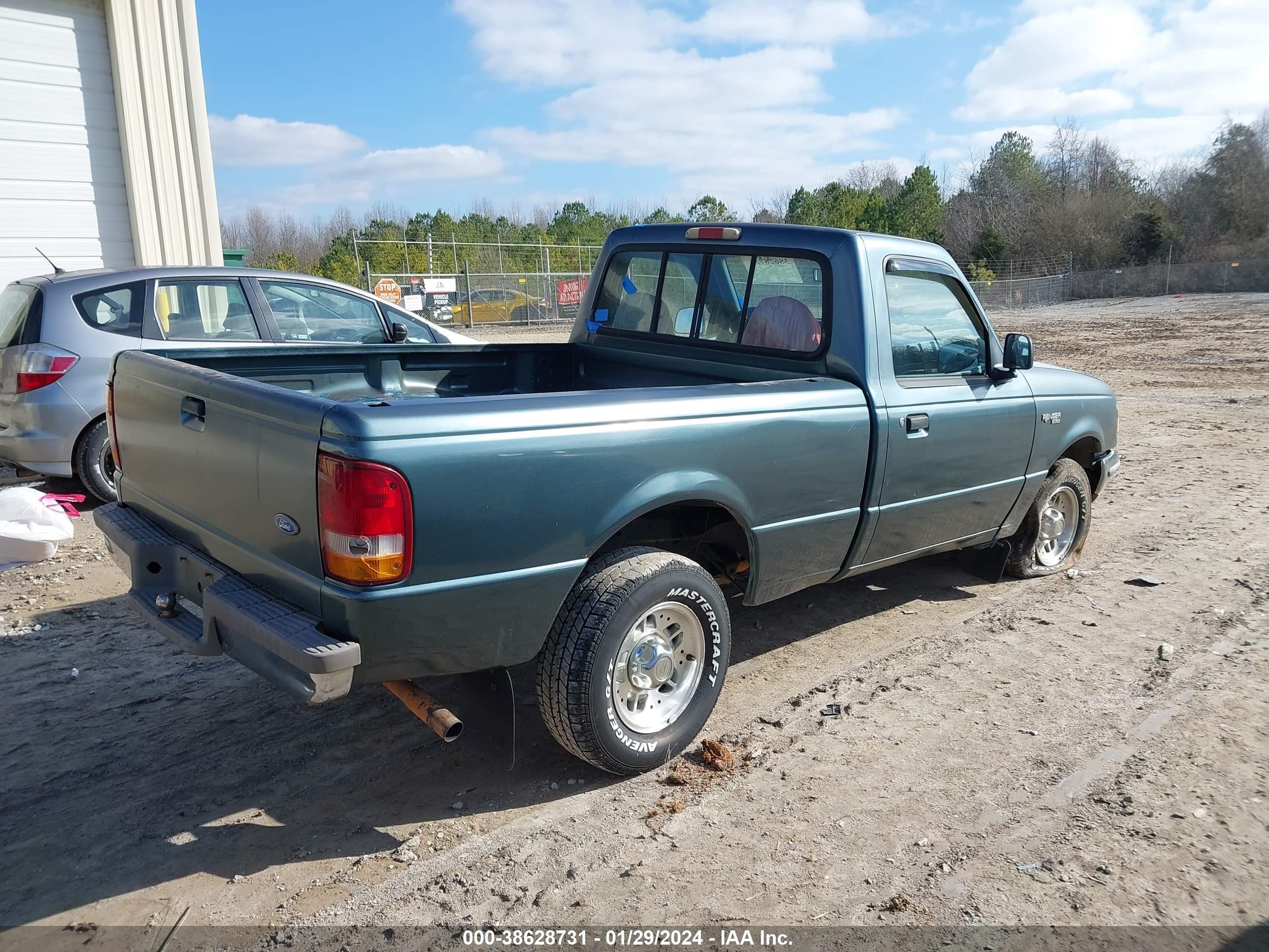 Photo 3 VIN: 1FTCR10AXSUA37893 - FORD RANGER 