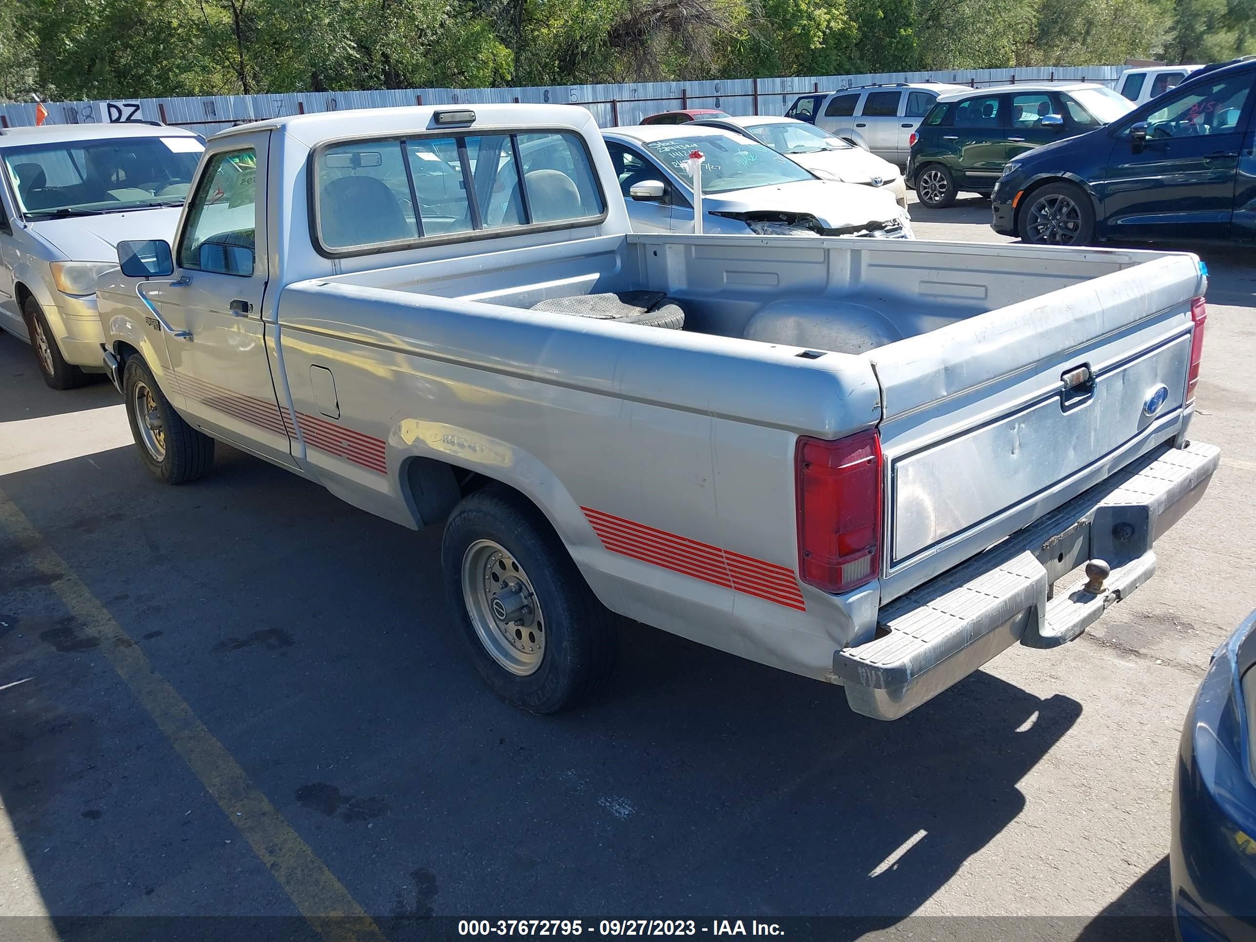 Photo 2 VIN: 1FTCR10U7NUD50088 - FORD RANGER 