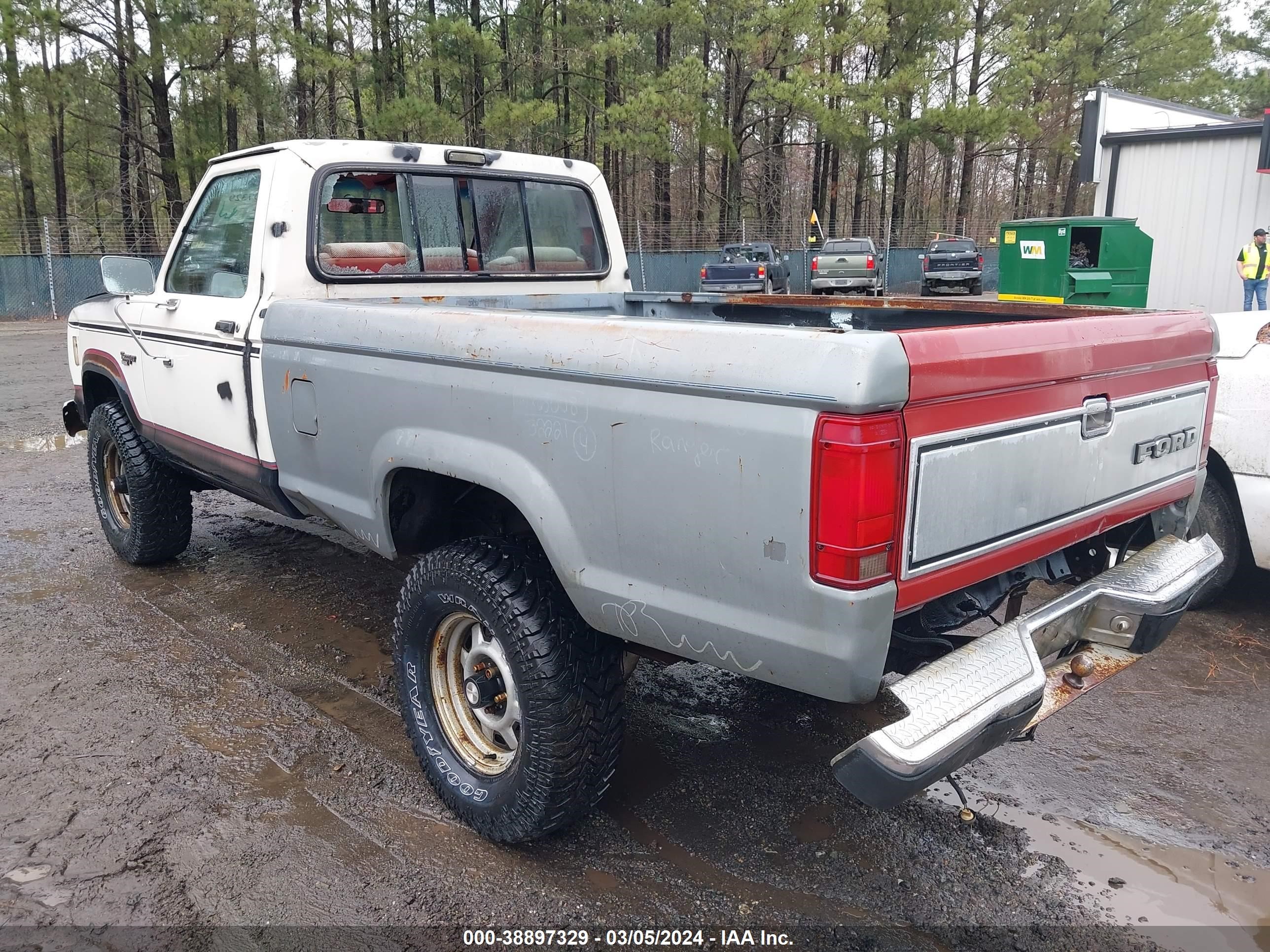 Photo 2 VIN: 1FTCR11T0JUB11739 - FORD RANGER 