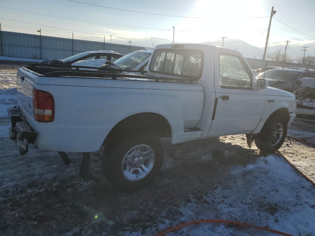 Photo 2 VIN: 1FTCR11U4PPB83463 - FORD RANGER 