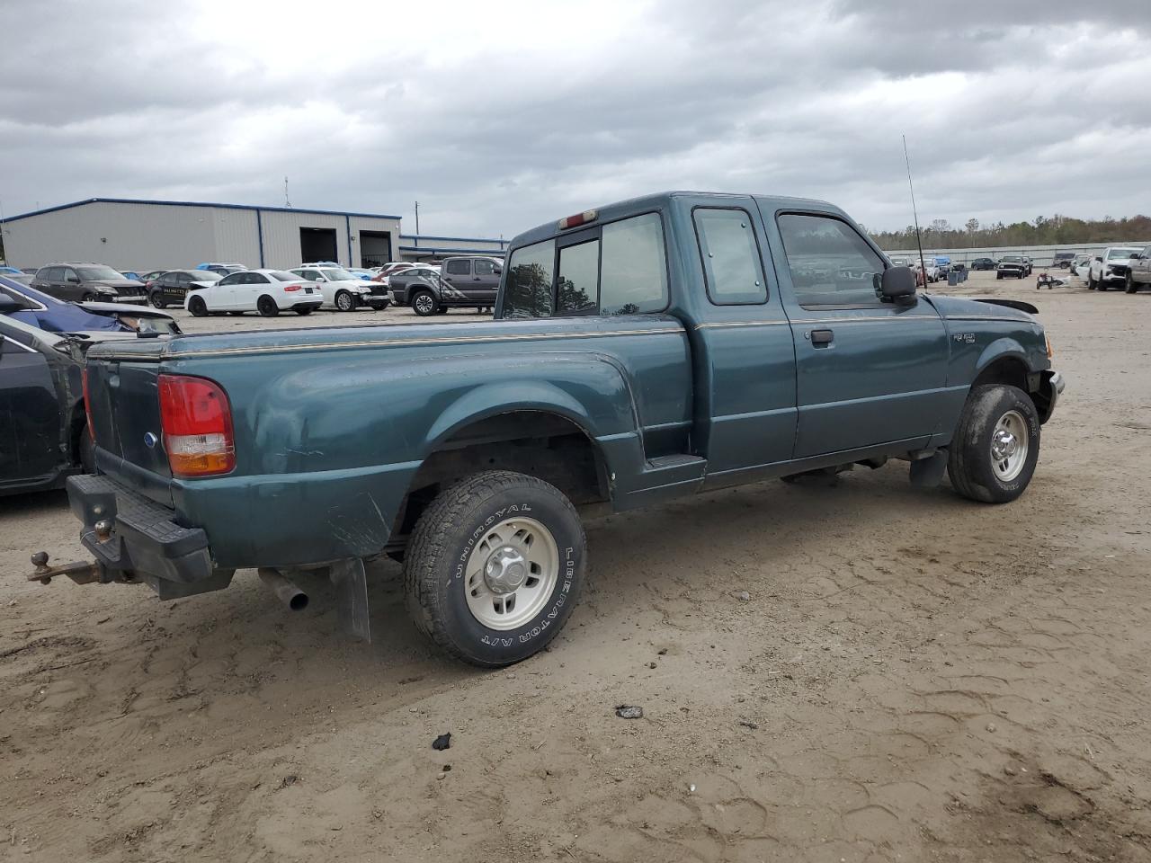 Photo 2 VIN: 1FTCR14A3TPB08135 - FORD RANGER 