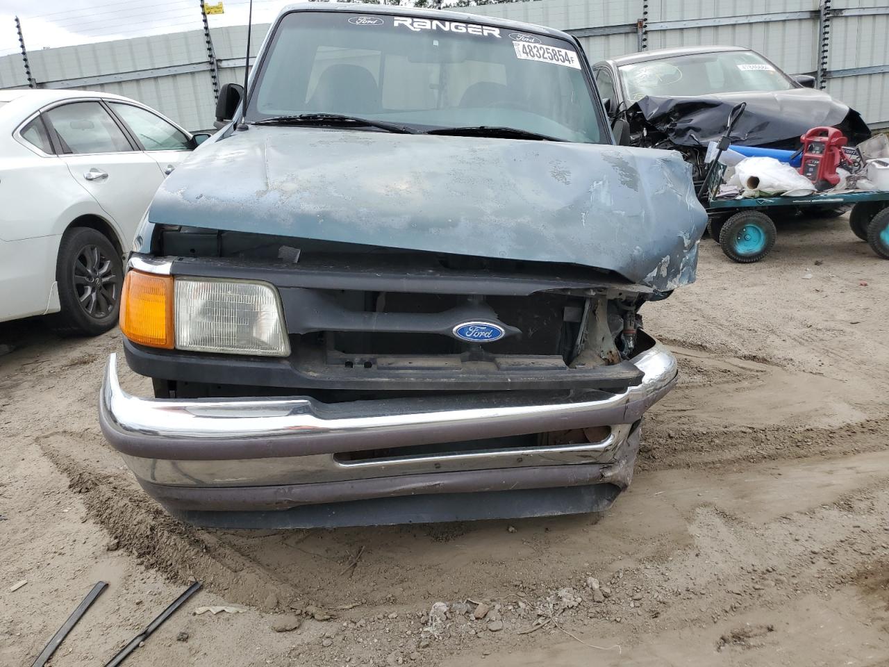 Photo 4 VIN: 1FTCR14A3TPB08135 - FORD RANGER 