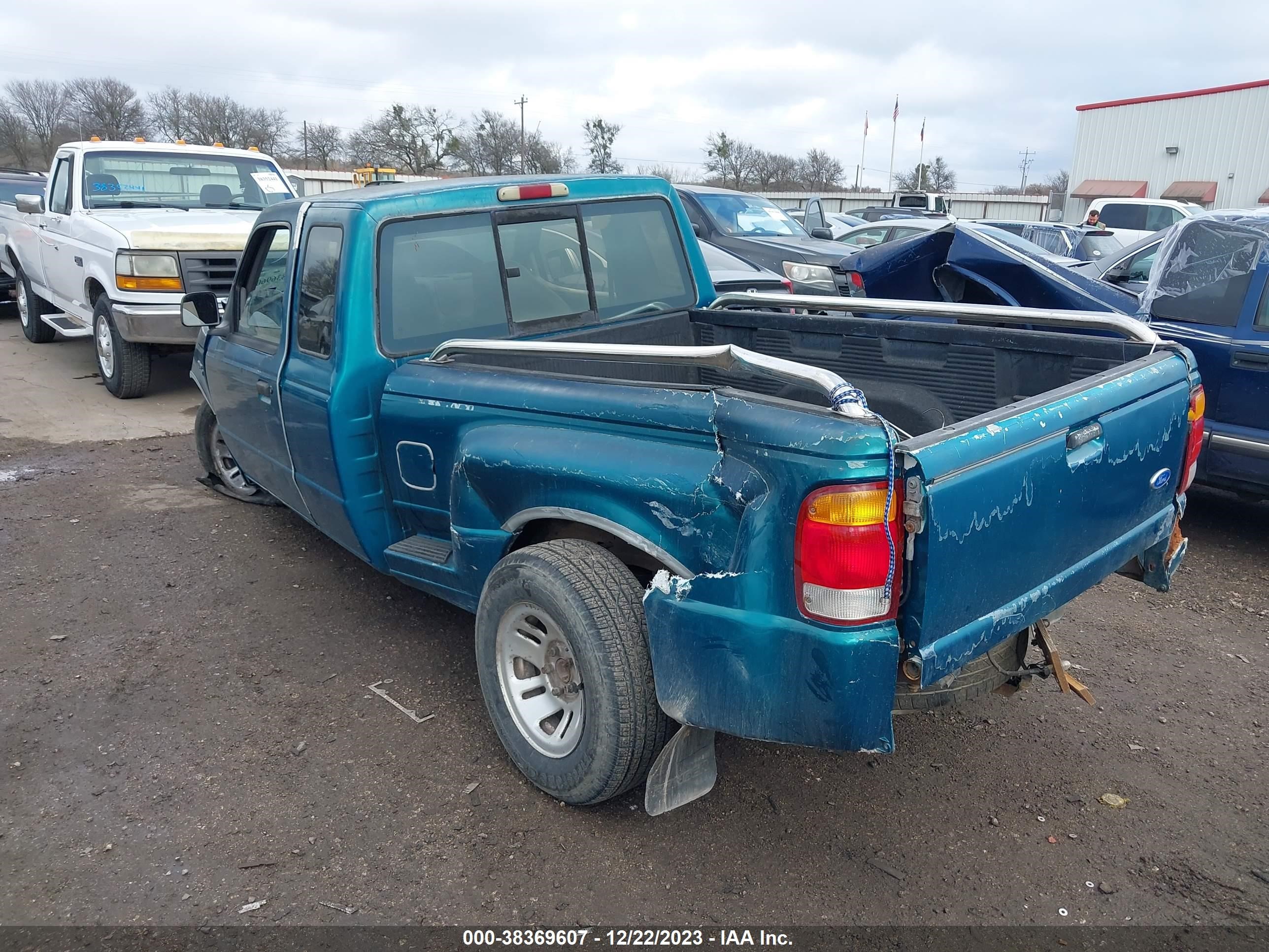 Photo 2 VIN: 1FTCR14A9TPA12235 - FORD RANGER 