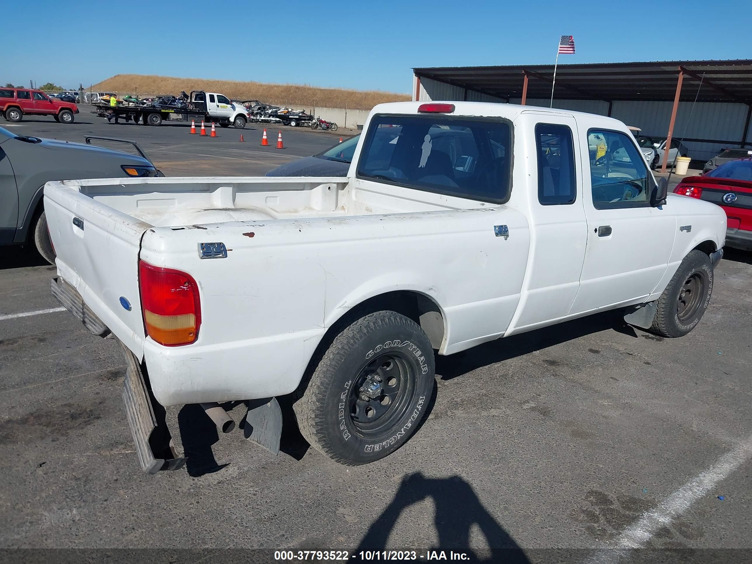 Photo 3 VIN: 1FTCR14U6TPA36499 - FORD RANGER 