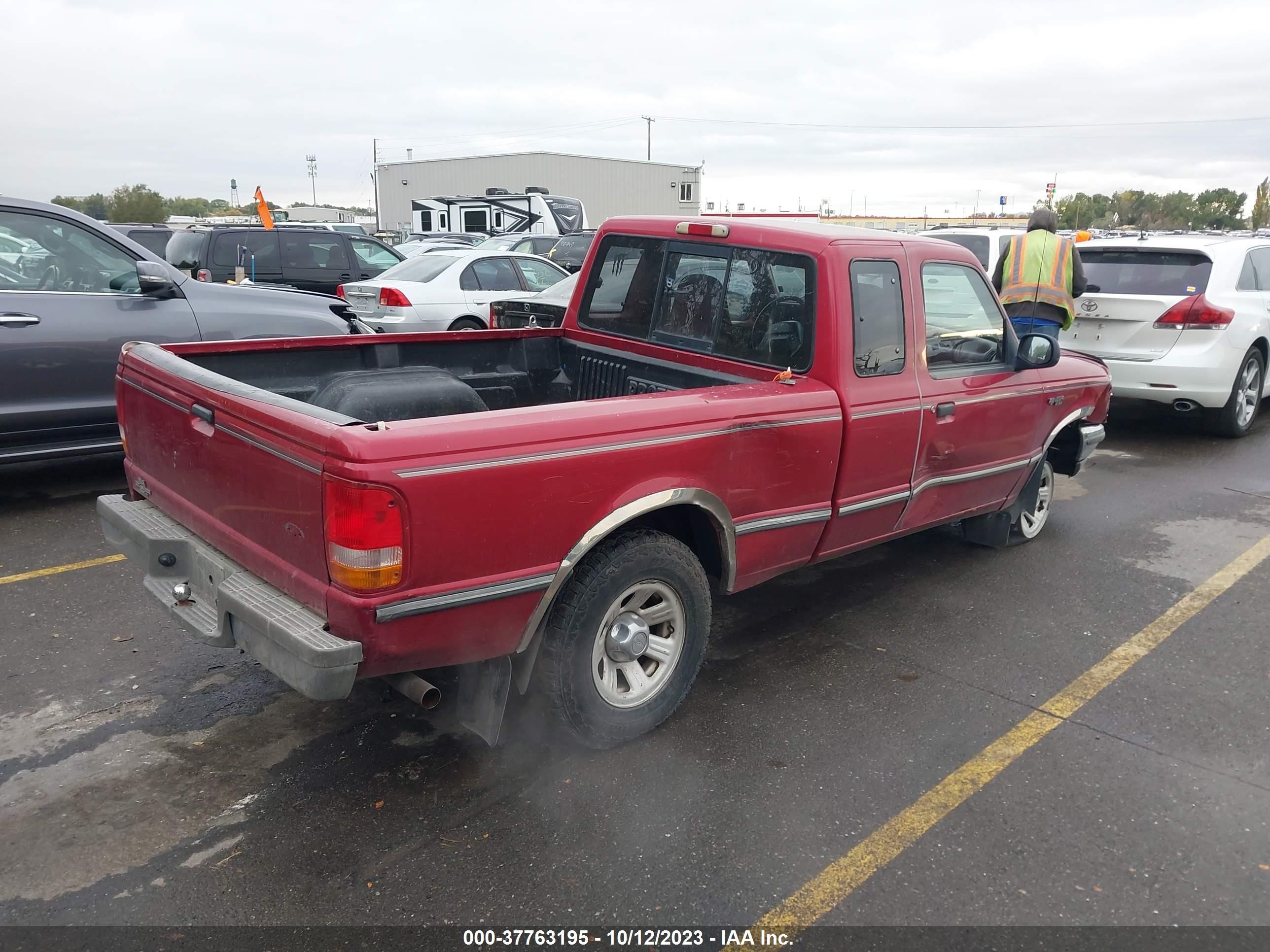 Photo 3 VIN: 1FTCR14XXRPB55773 - FORD RANGER 