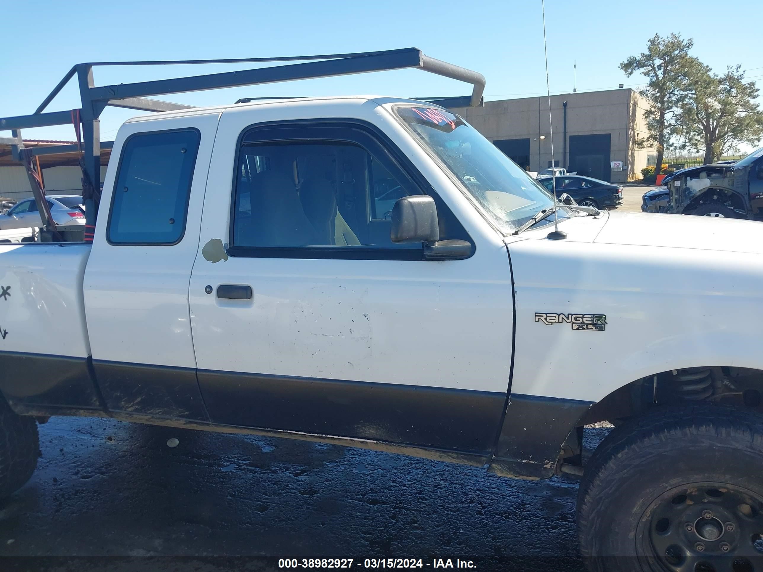 Photo 12 VIN: 1FTCR14XXVPA31478 - FORD RANGER 