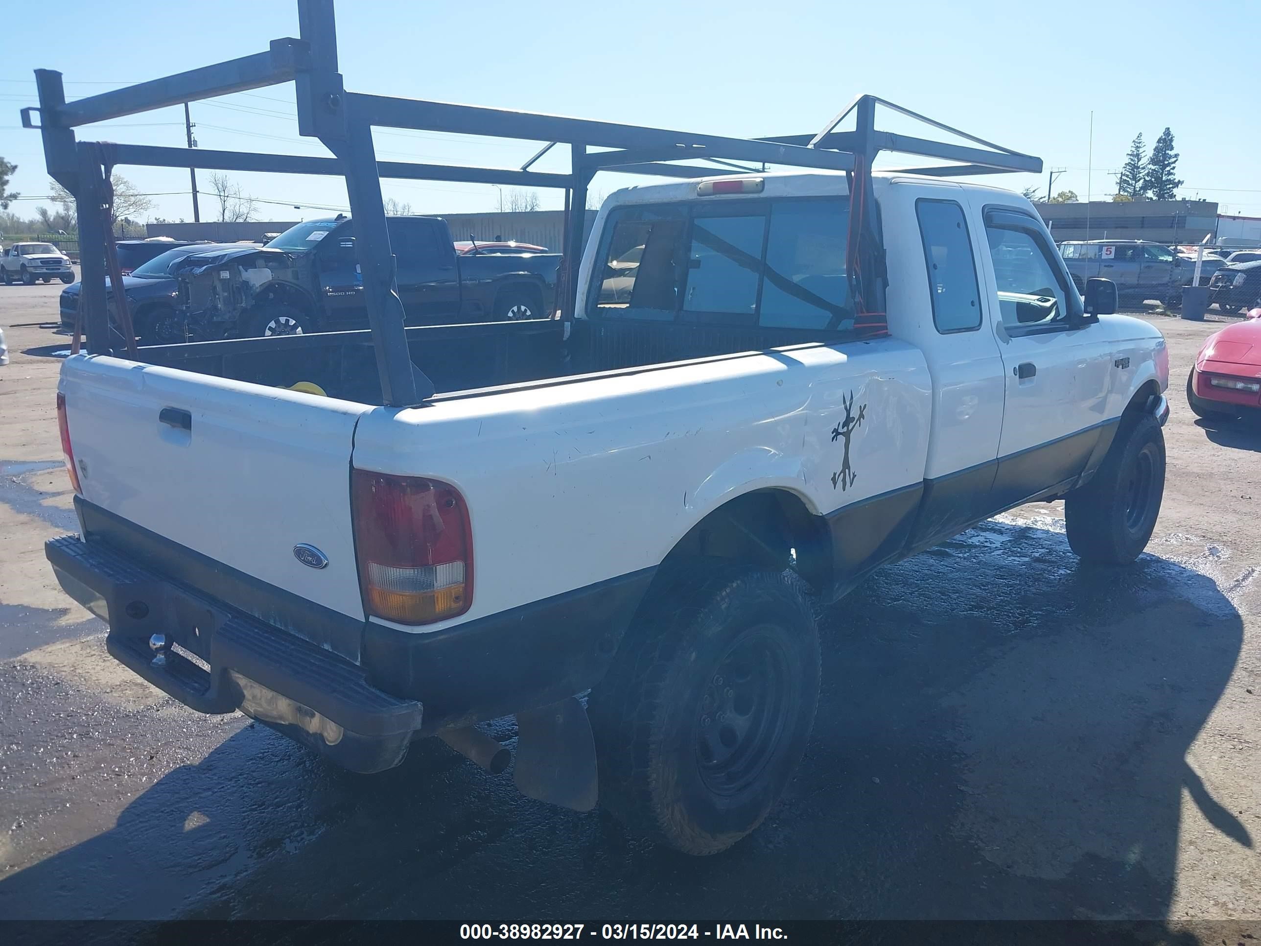 Photo 3 VIN: 1FTCR14XXVPA31478 - FORD RANGER 