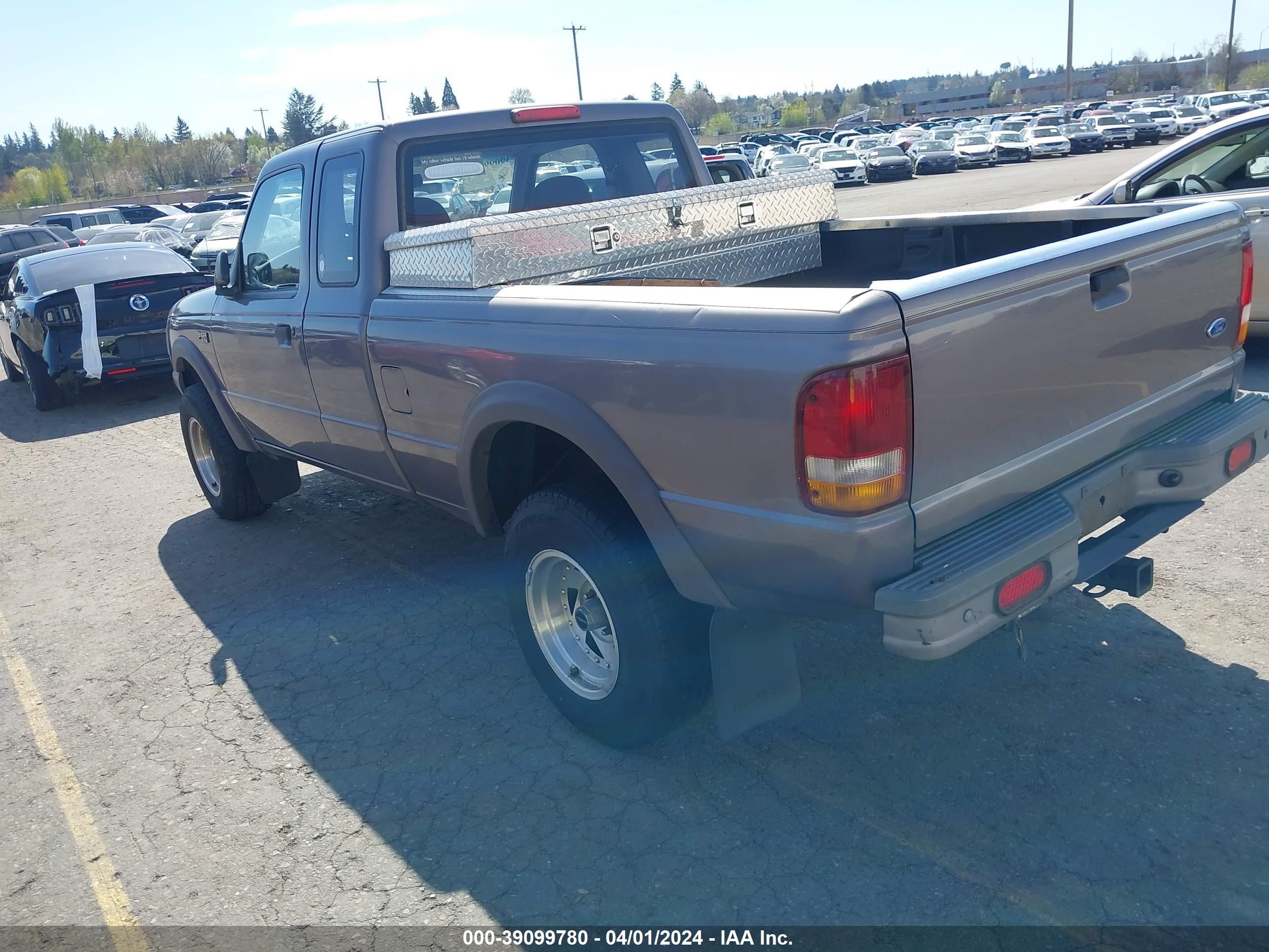 Photo 2 VIN: 1FTCR15U2VPA70585 - FORD RANGER 