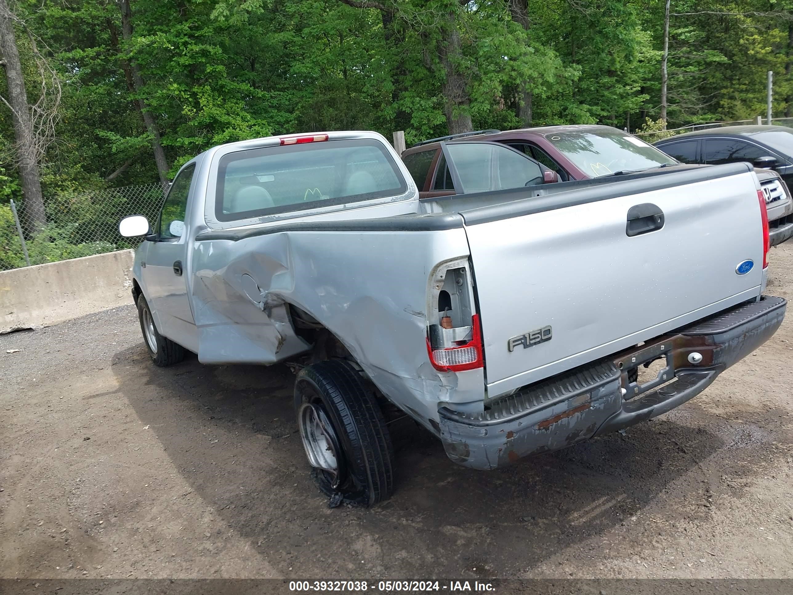 Photo 2 VIN: 1FTDF1729VND37130 - FORD F-150 