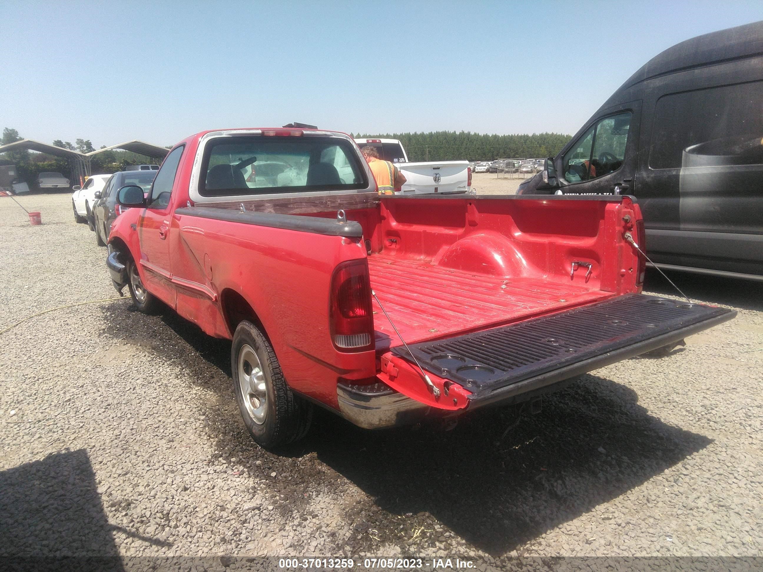 Photo 2 VIN: 1FTDF1769VKA14894 - FORD F-150 