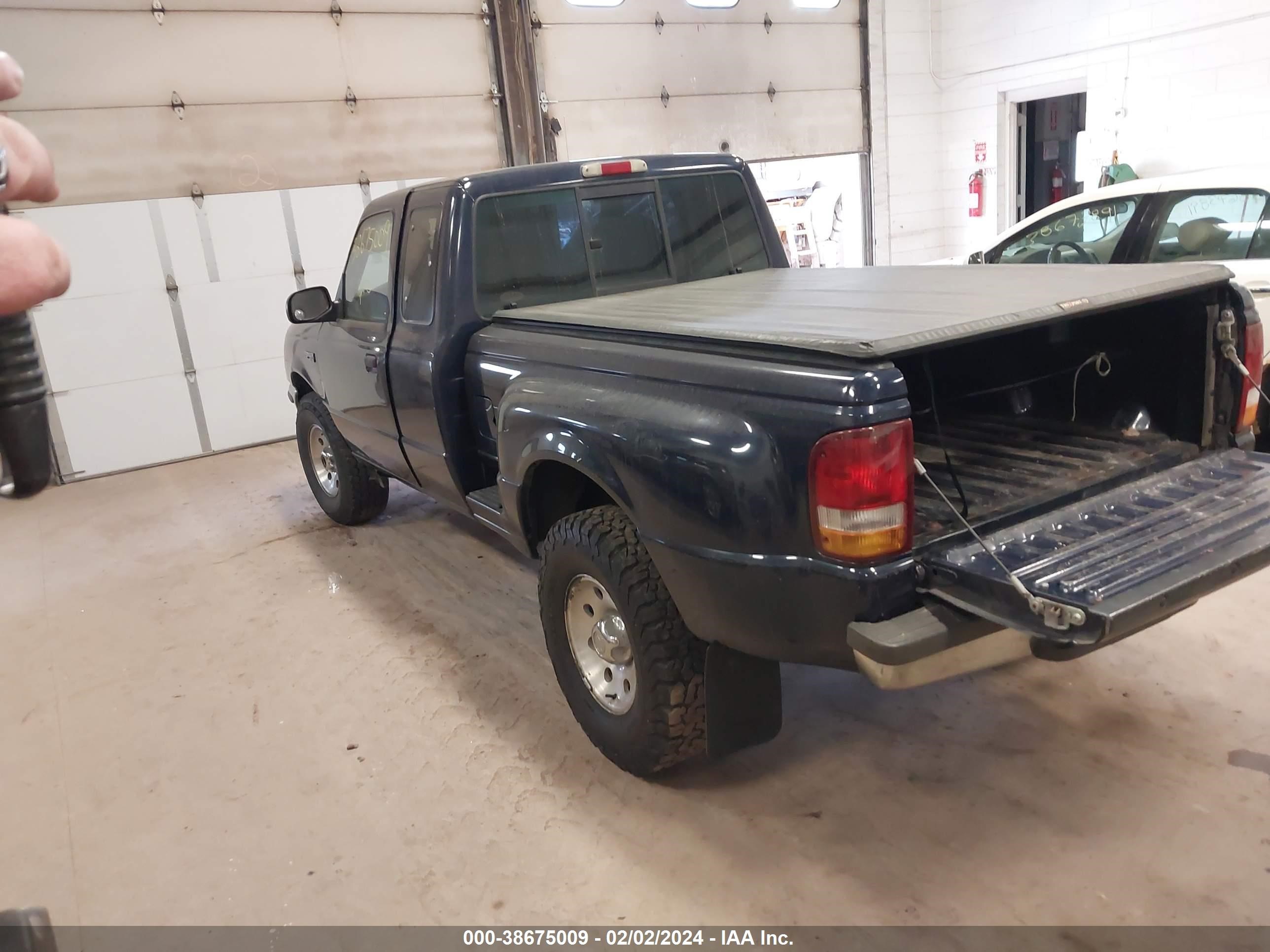 Photo 2 VIN: 1FTDR15U2VPA61065 - FORD RANGER 