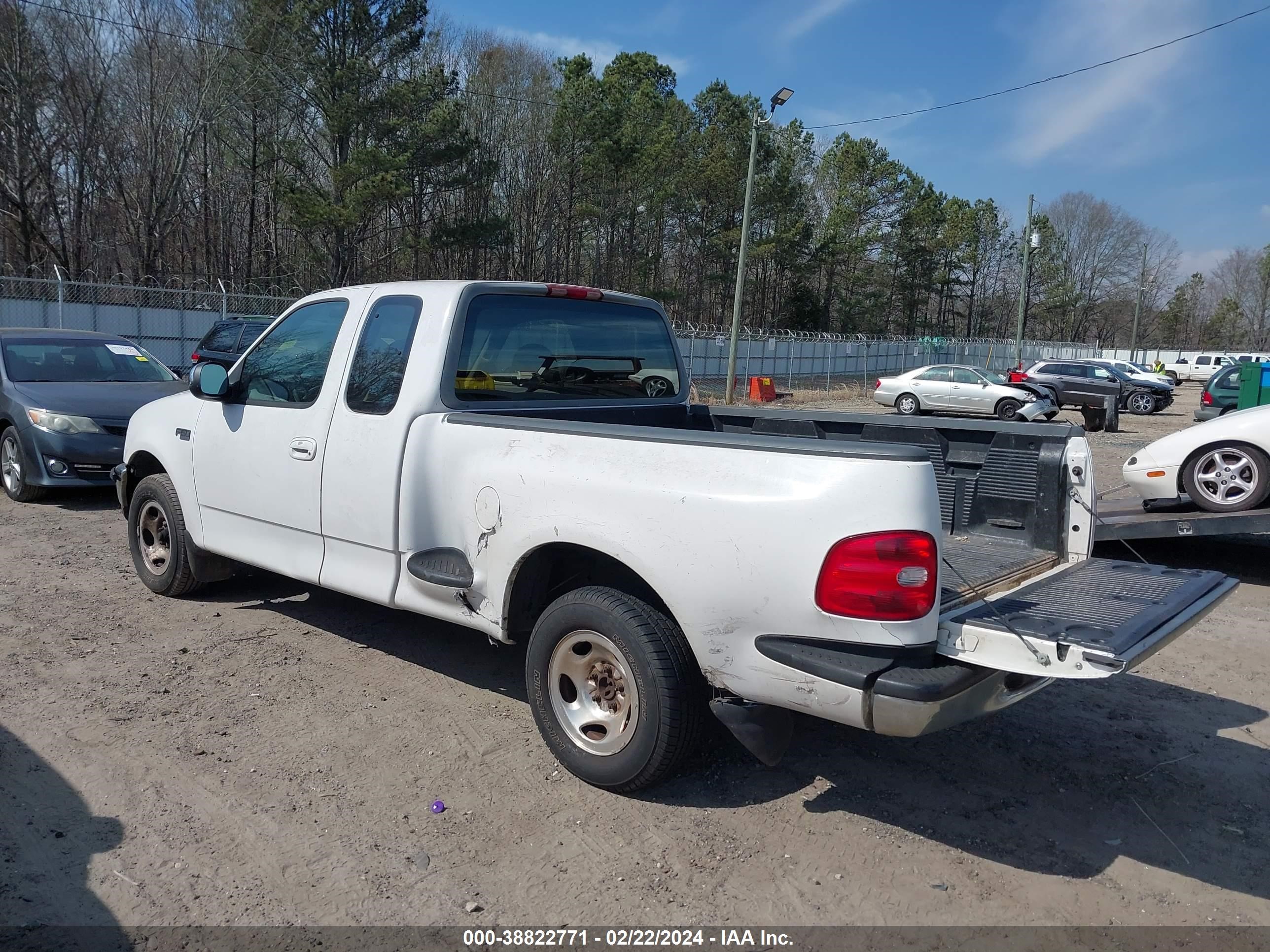 Photo 2 VIN: 1FTDX0762VKC74013 - FORD F-150 